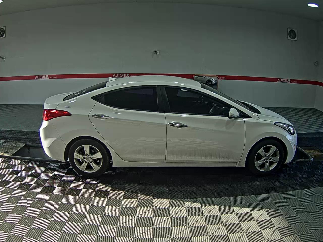 Hyundai Elantra 2013 - Image 3