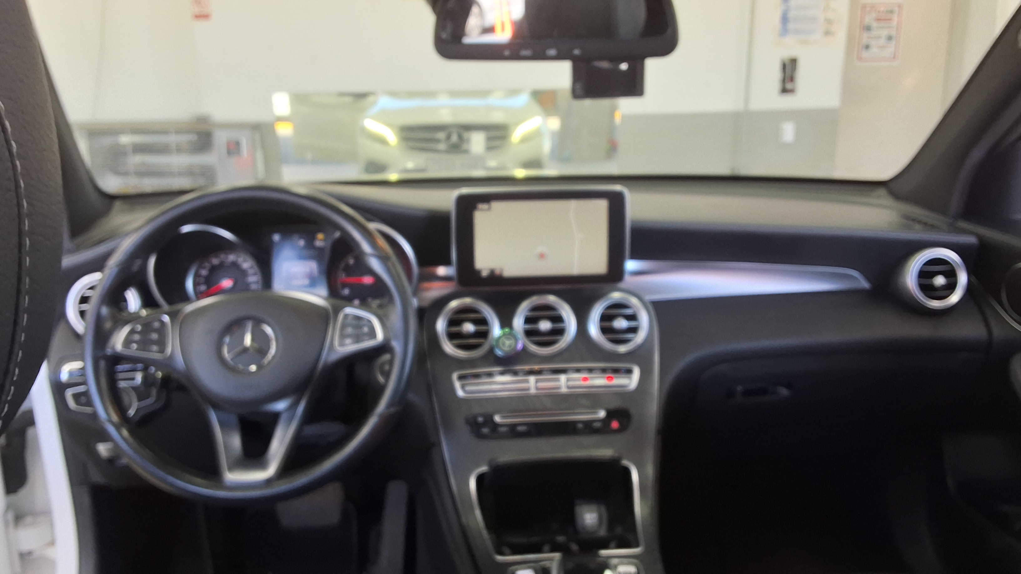 مرسيدس بنز GLC - 10