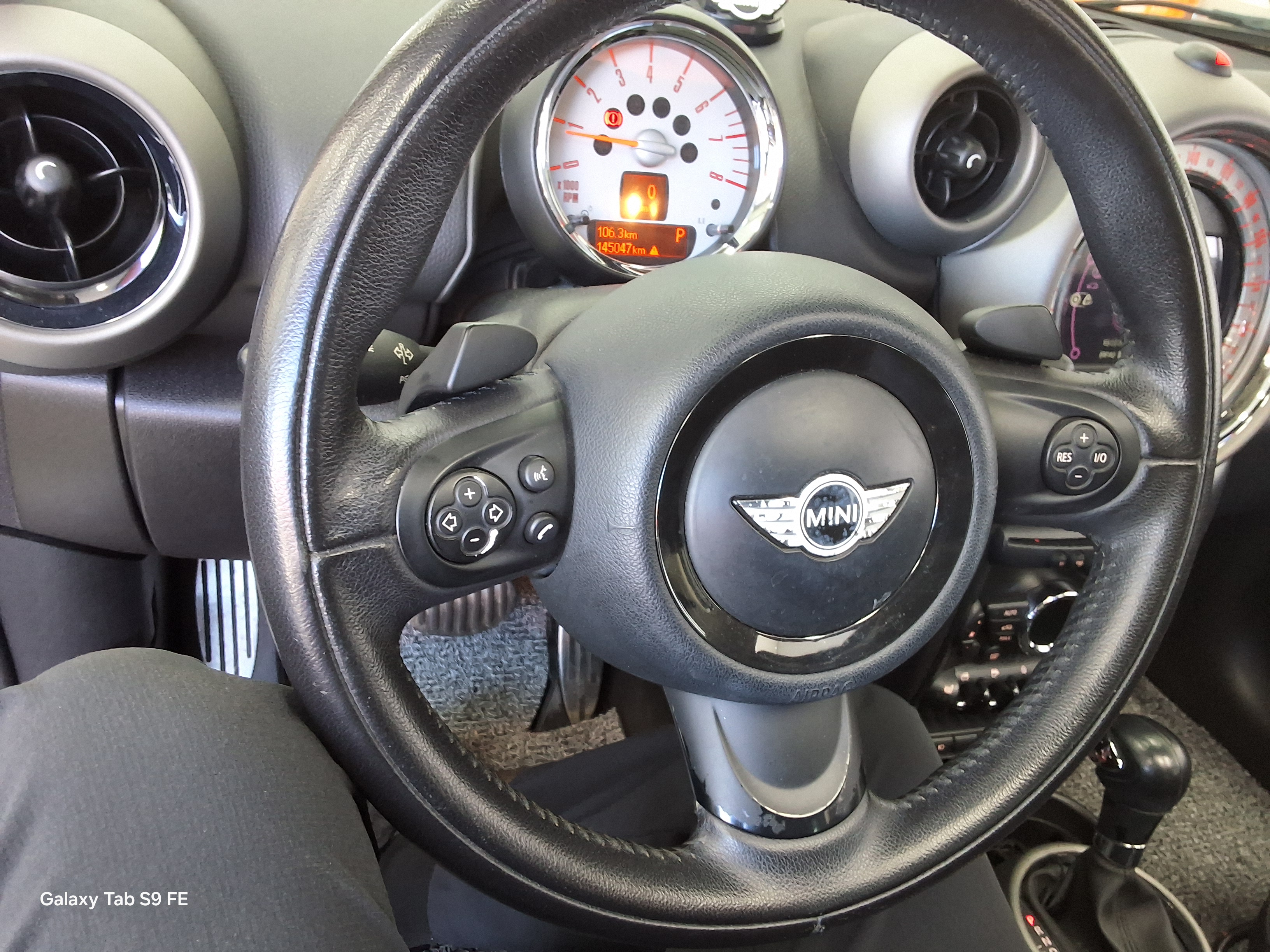 BMW MINI 2012 - Image 16