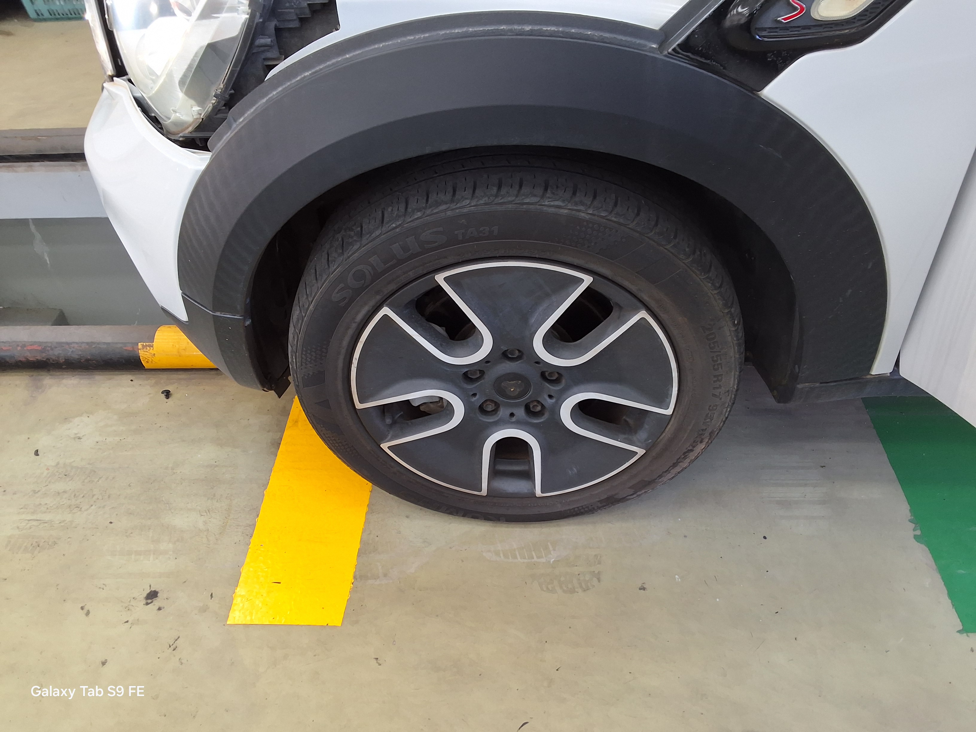 BMW MINI 2012 - Image 21