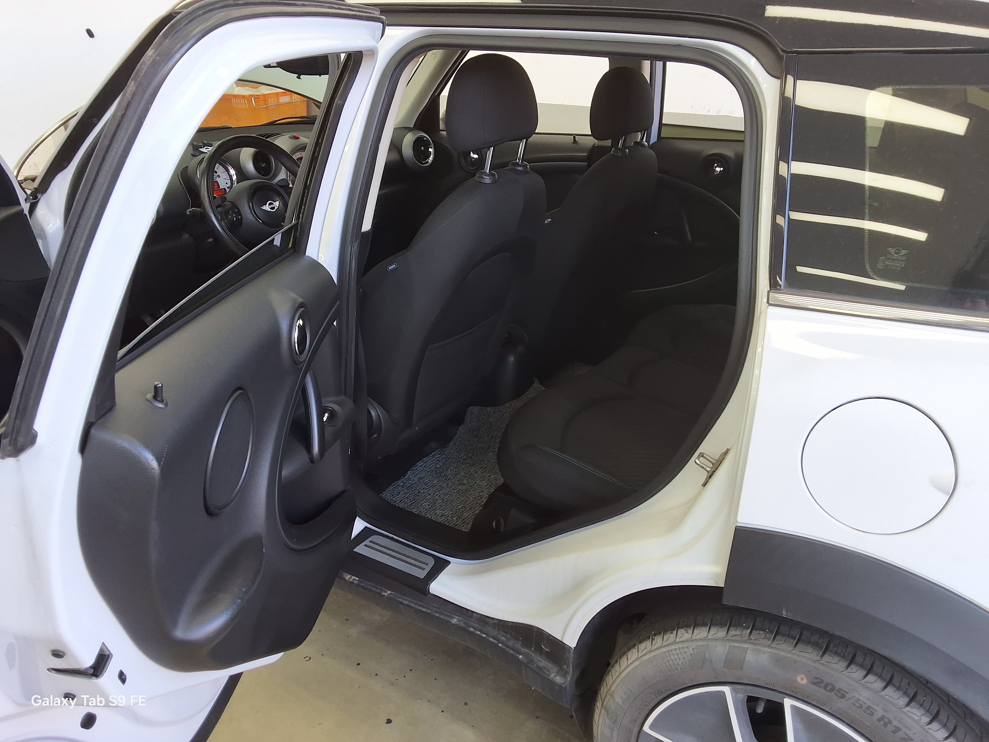 BMW MINI 2012 - Image 11