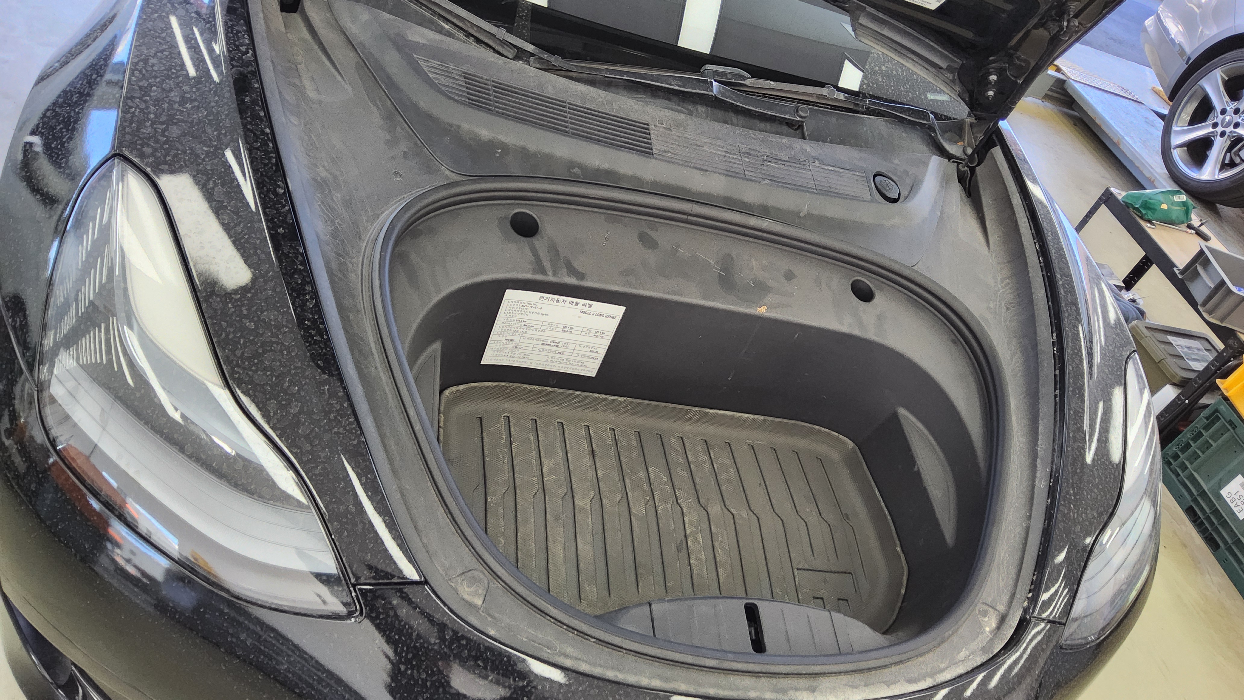 TESLA Model 3 - 20