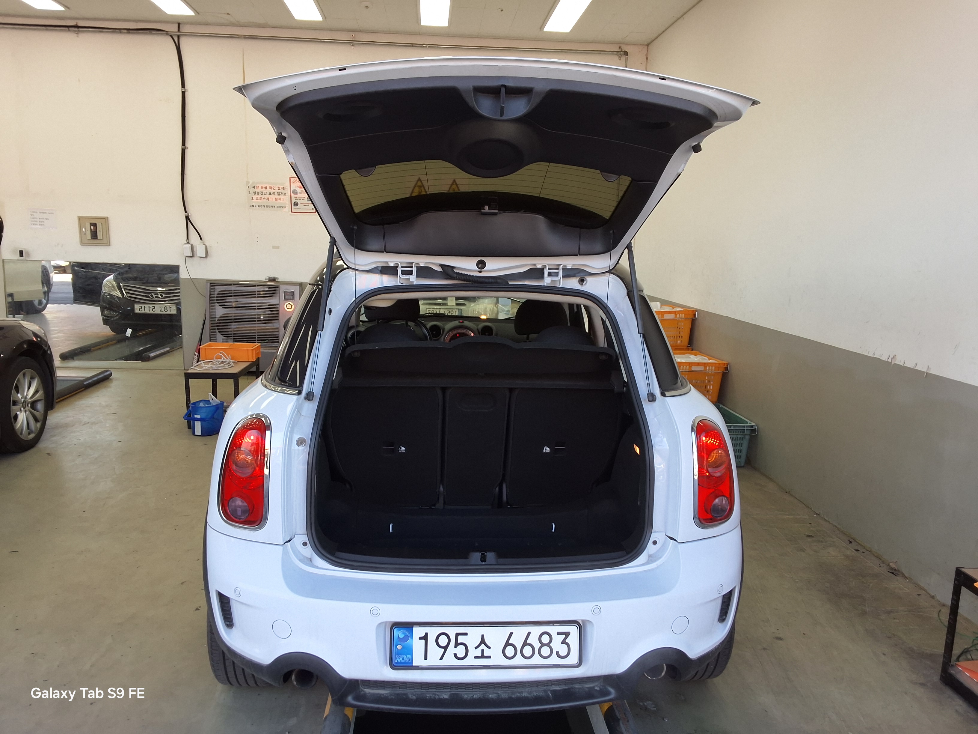 BMW MINI 2012 - Image 14