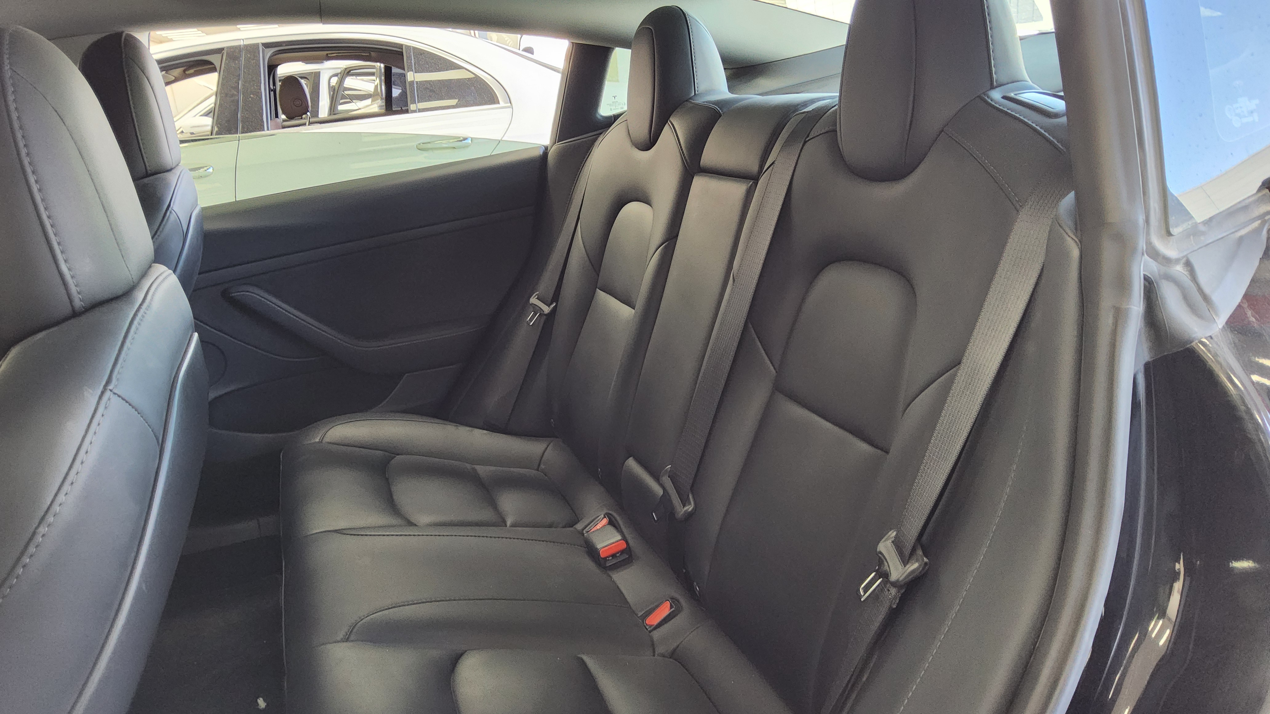 TESLA Model 3 - 11