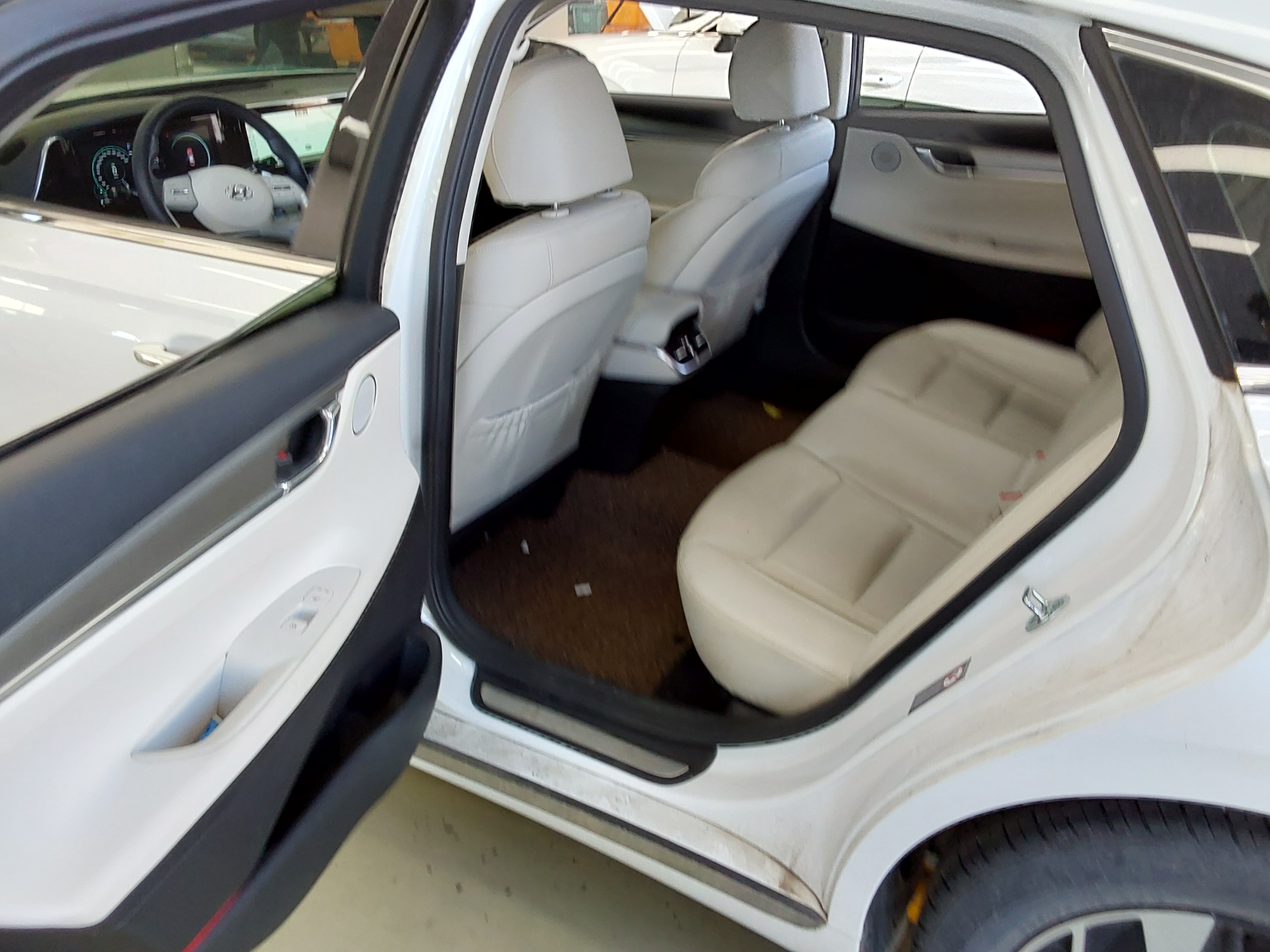 Hyundai Grandeur 2022 - Image 11