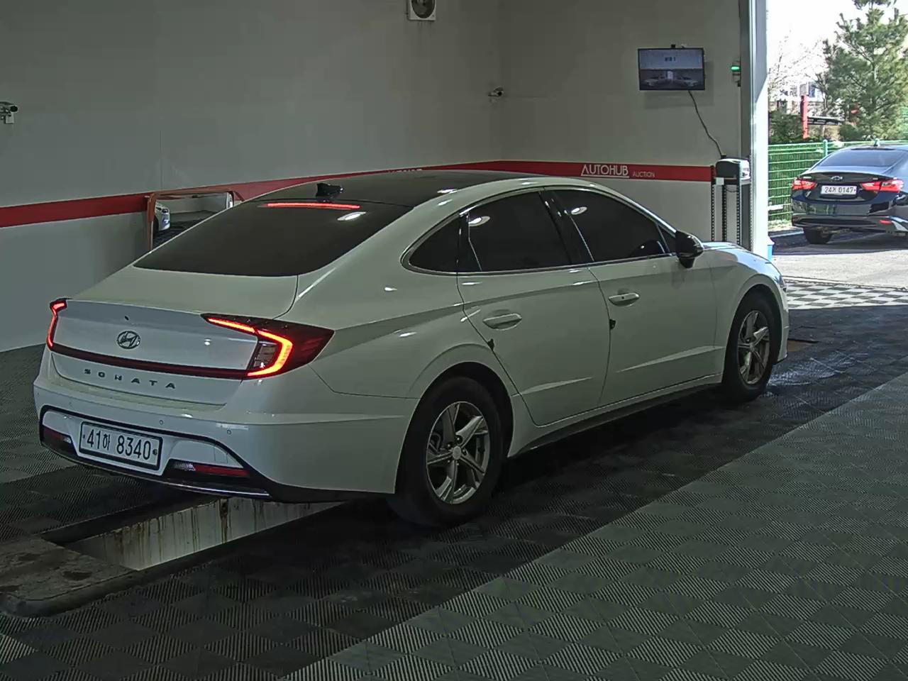 Hyundai Sonata - 4