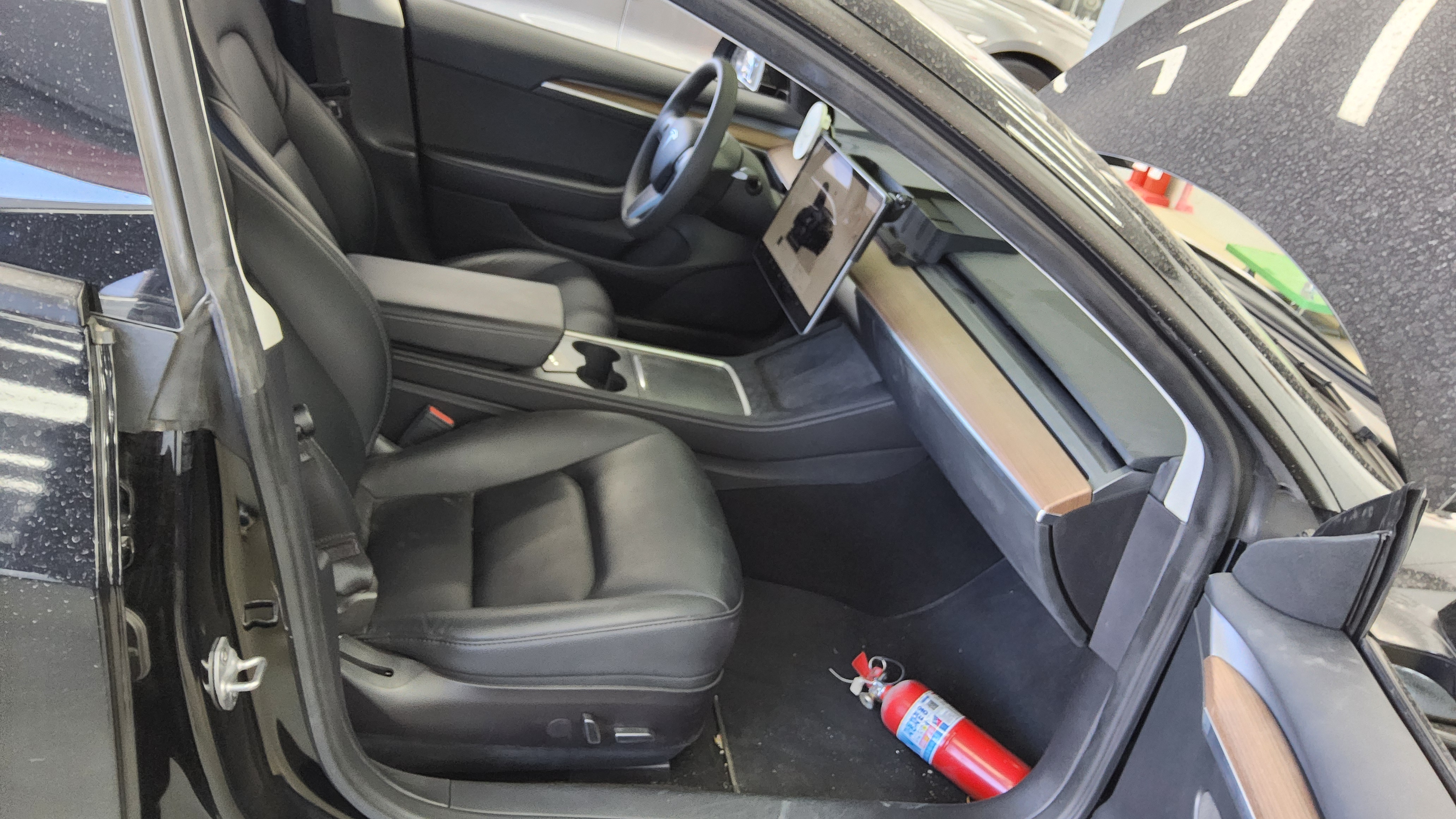 TESLA Model 3 - 13