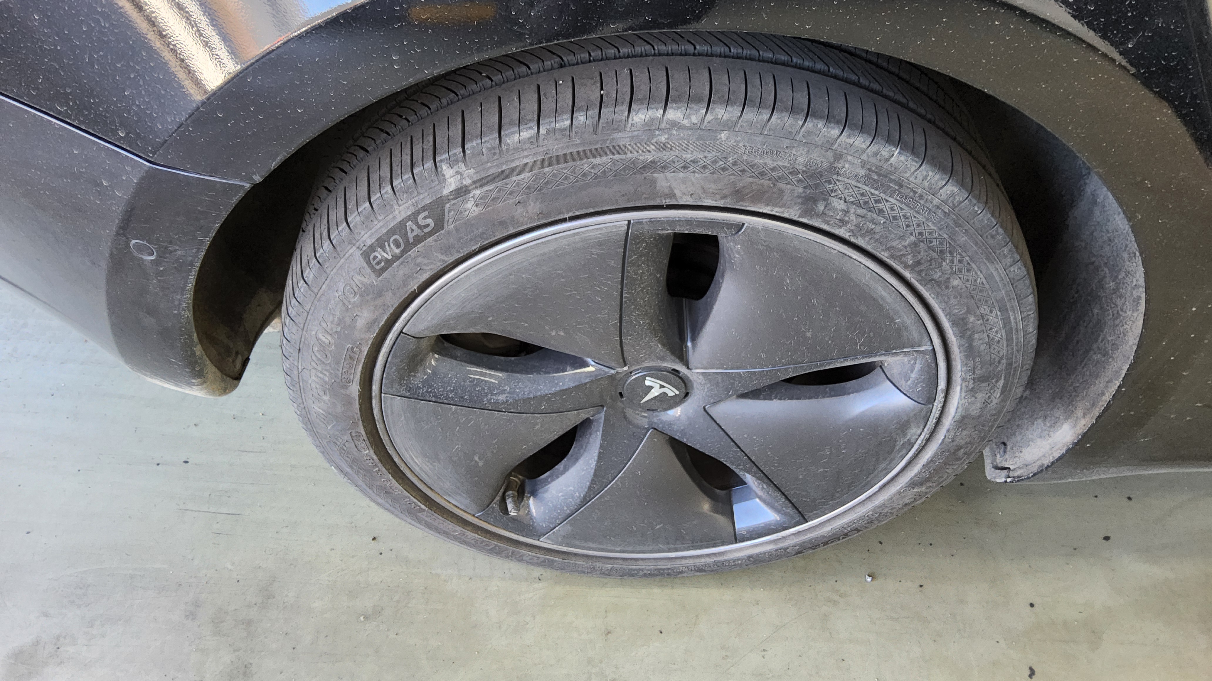 TESLA Model 3 - 19