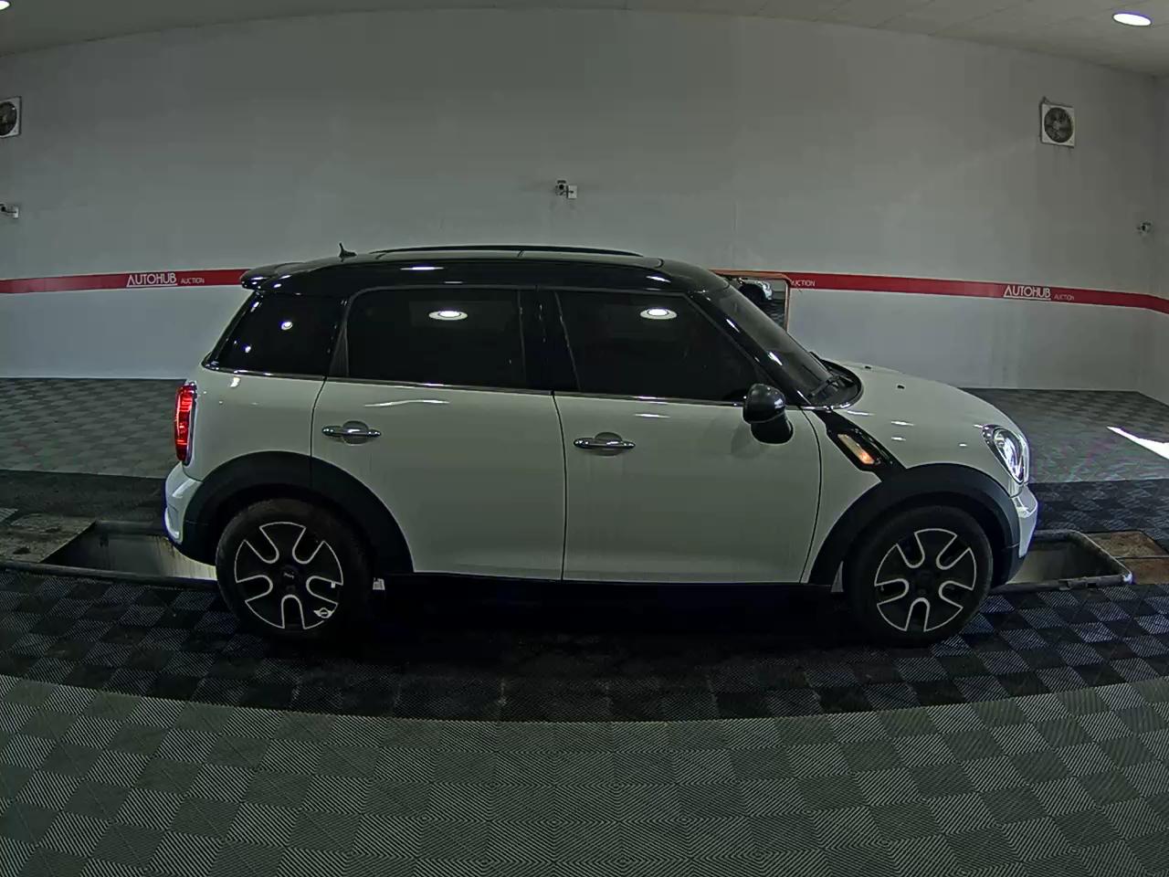 BMW MINI 2012 - Image 3