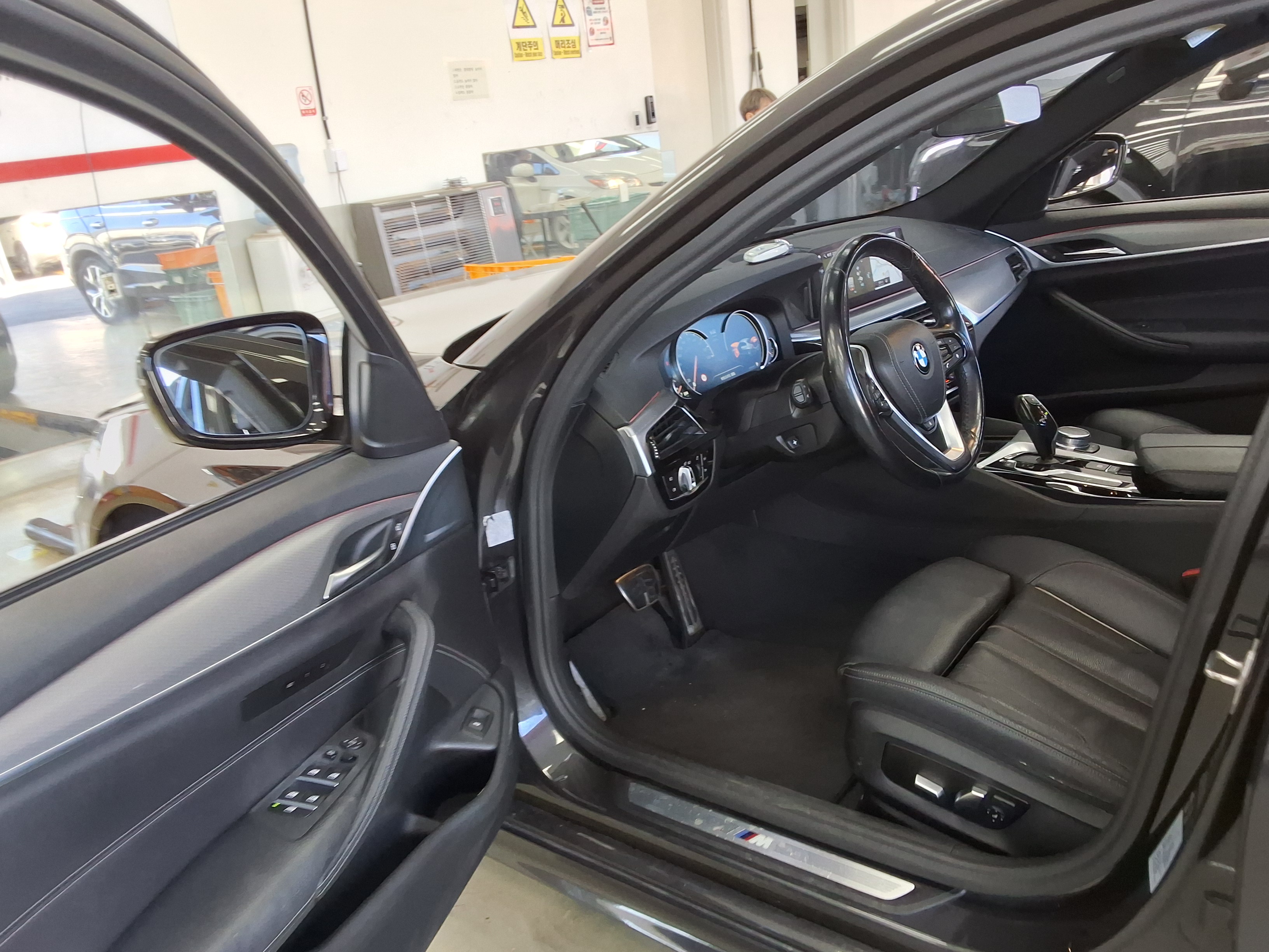 BMW 5 Series - 9