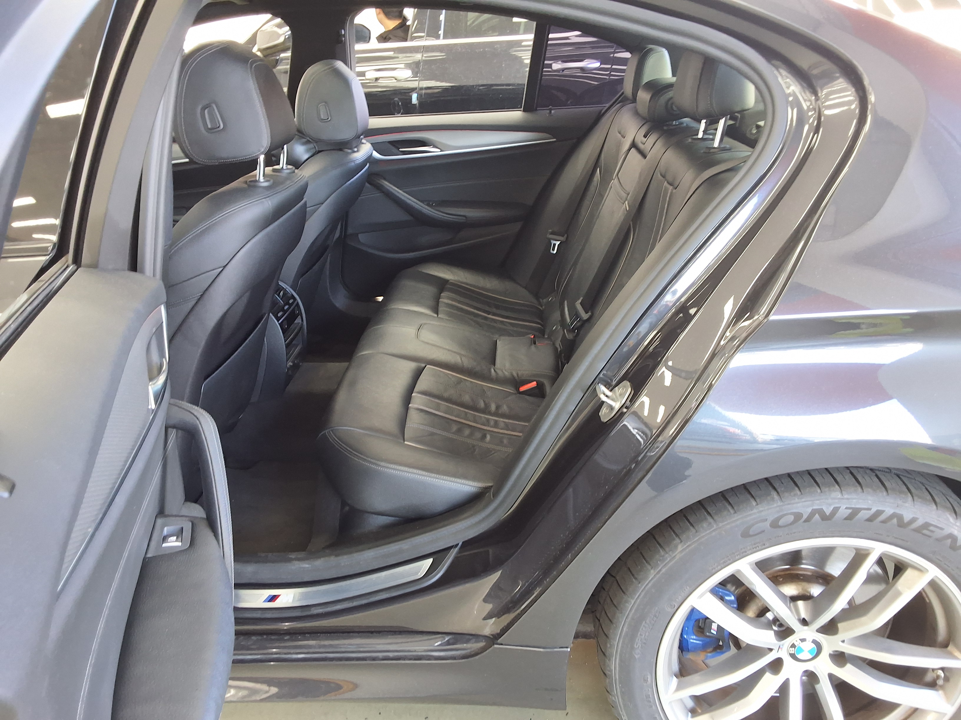 BMW 5 Series - 11
