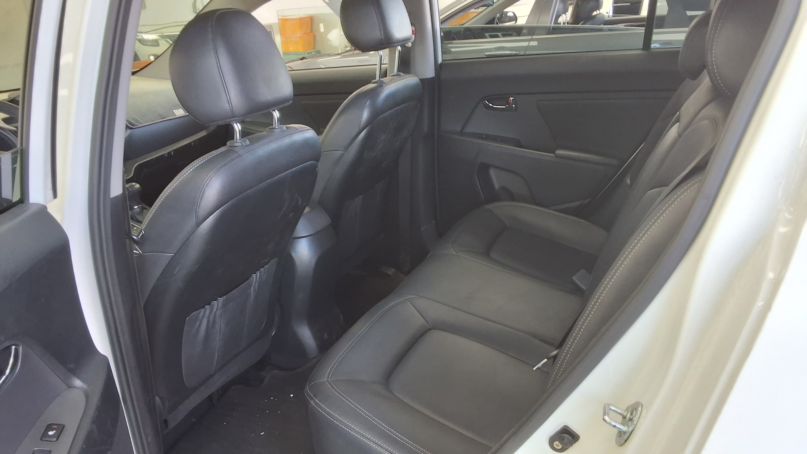 Kia Sportage 2012 - Image 11