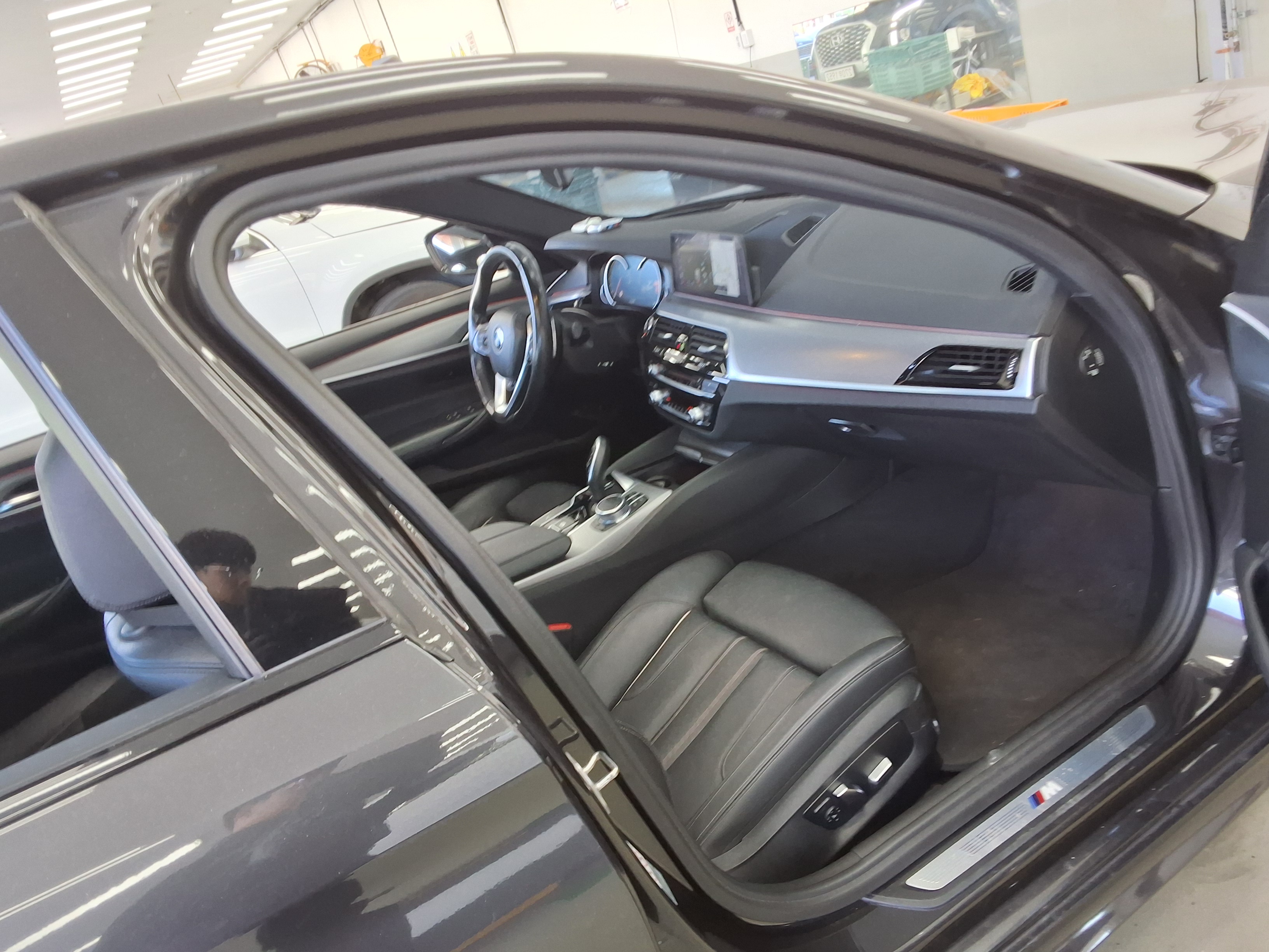 BMW 5 Series - 13