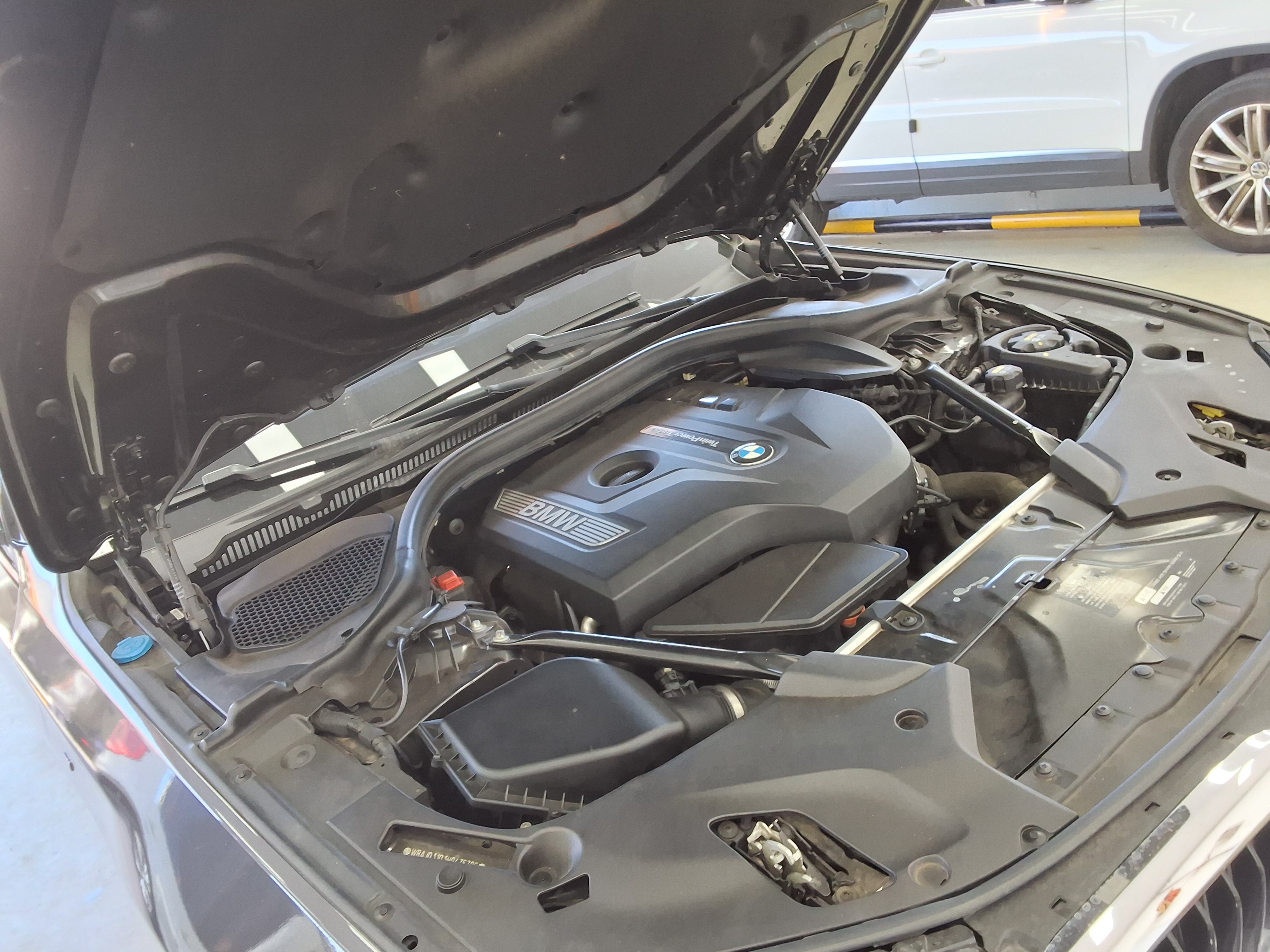 BMW 5 Series - 16