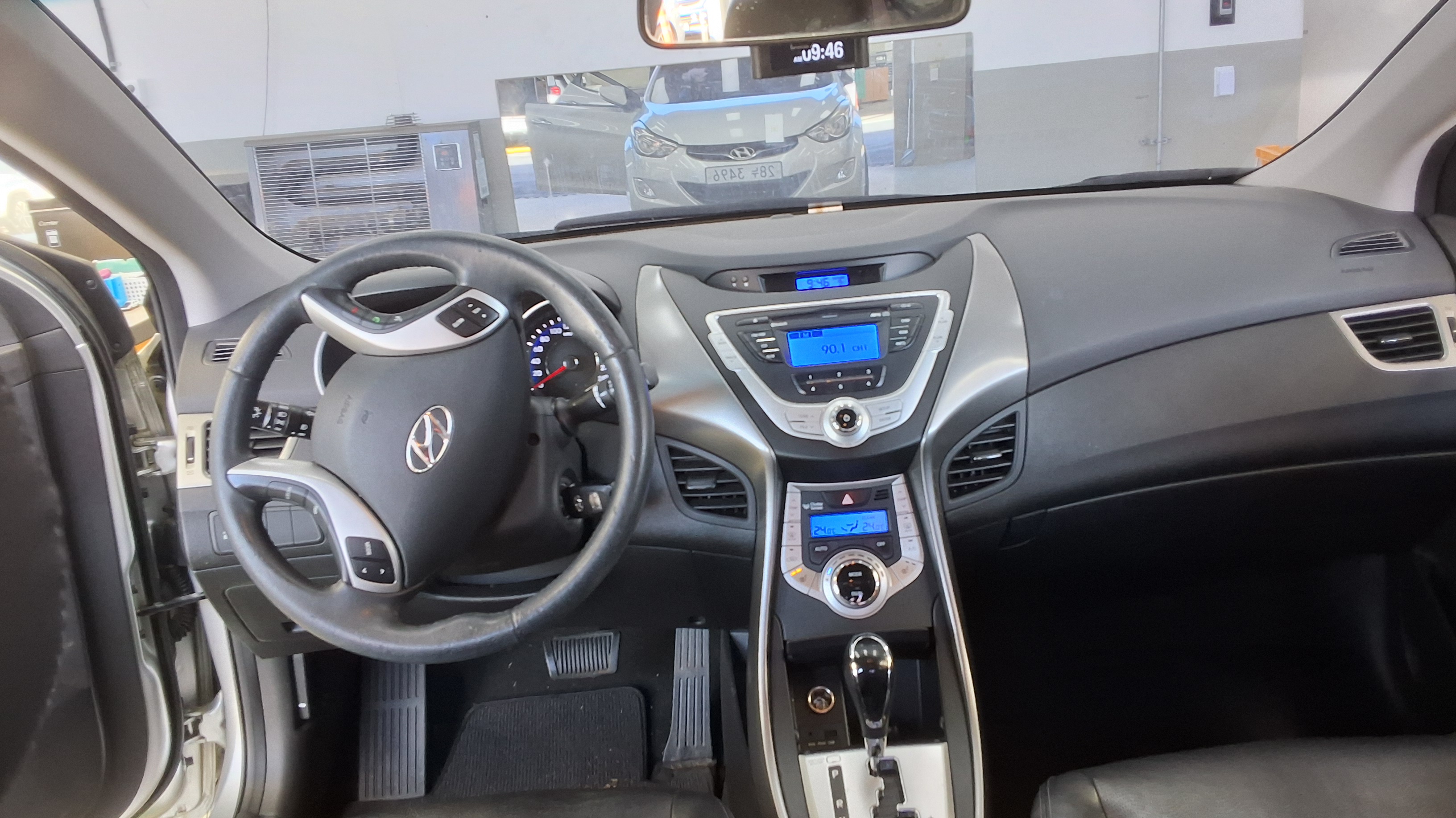 Hyundai Elantra 2012 - Image 10