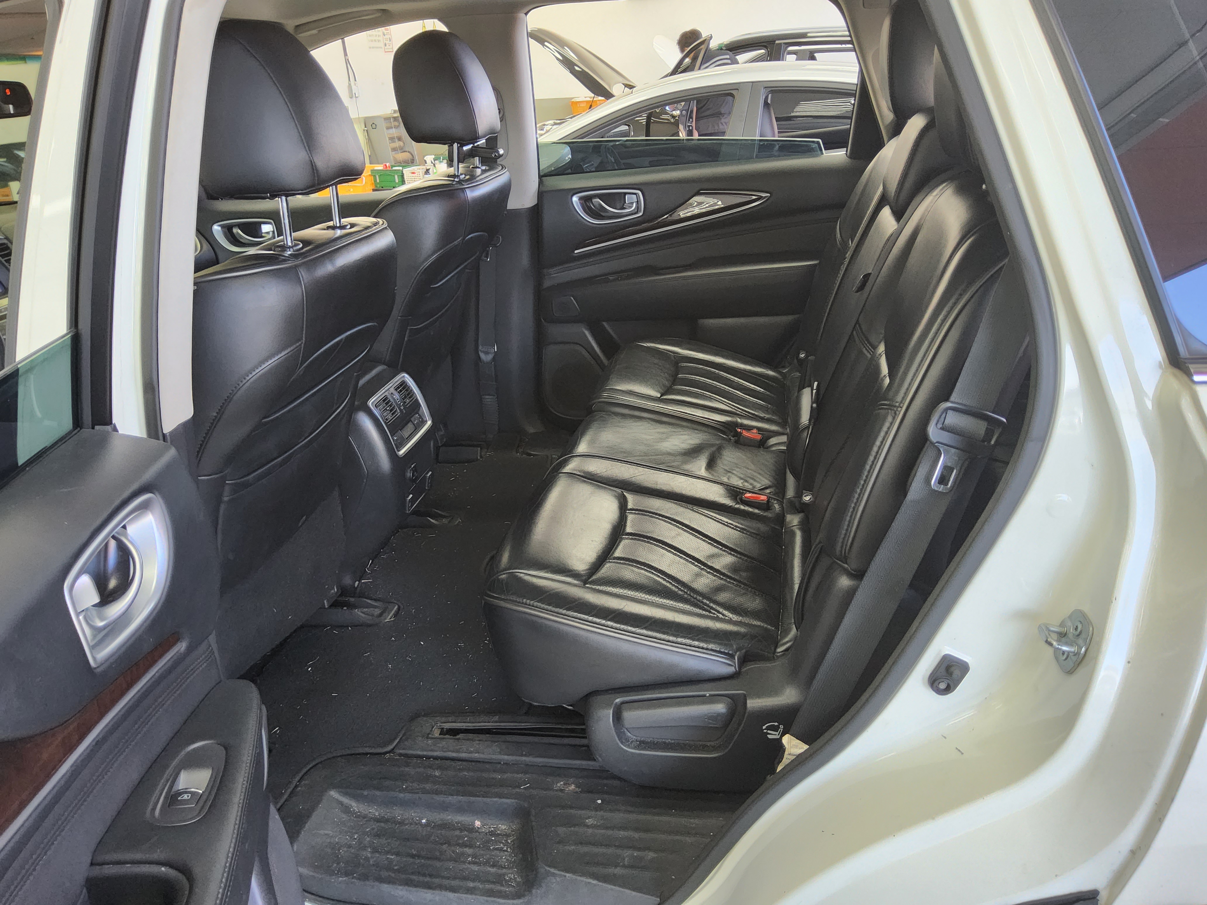 Infiniti QX60 - 11