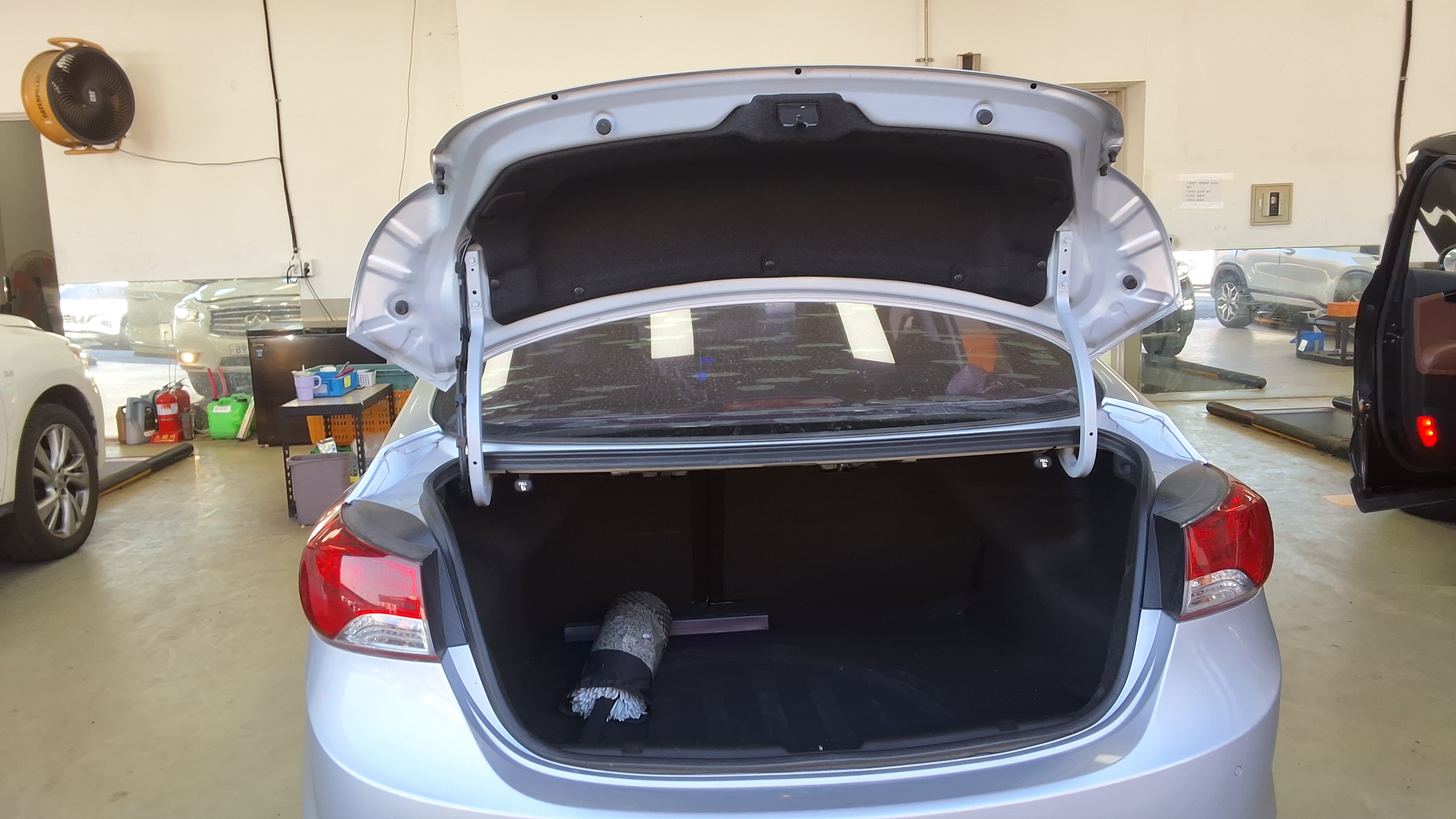 Hyundai Elantra 2012 - Image 14