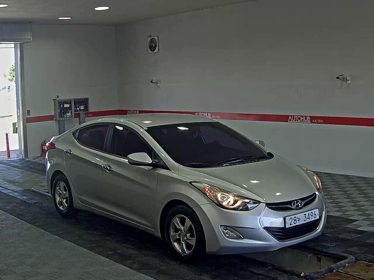 Hyundai Elantra 2012 - Image 2