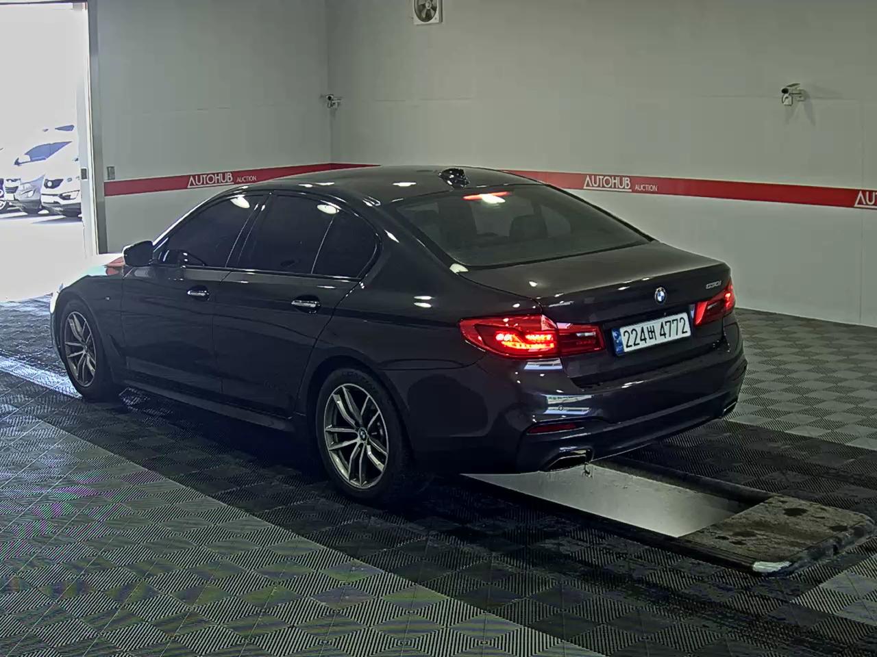 BMW 5 Series - 5
