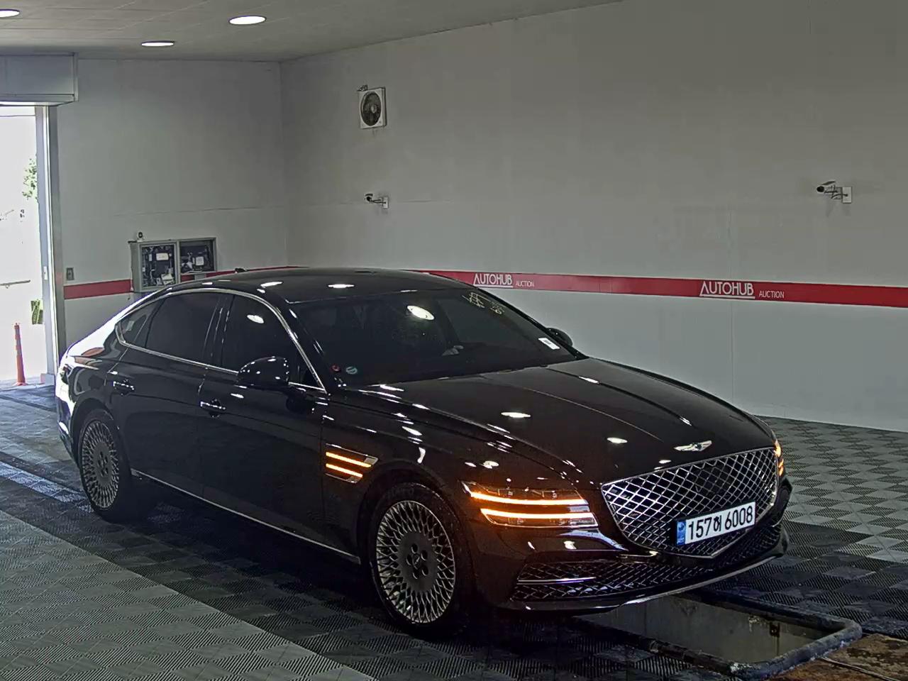 Hyundai Genesis 2021 - Image 2
