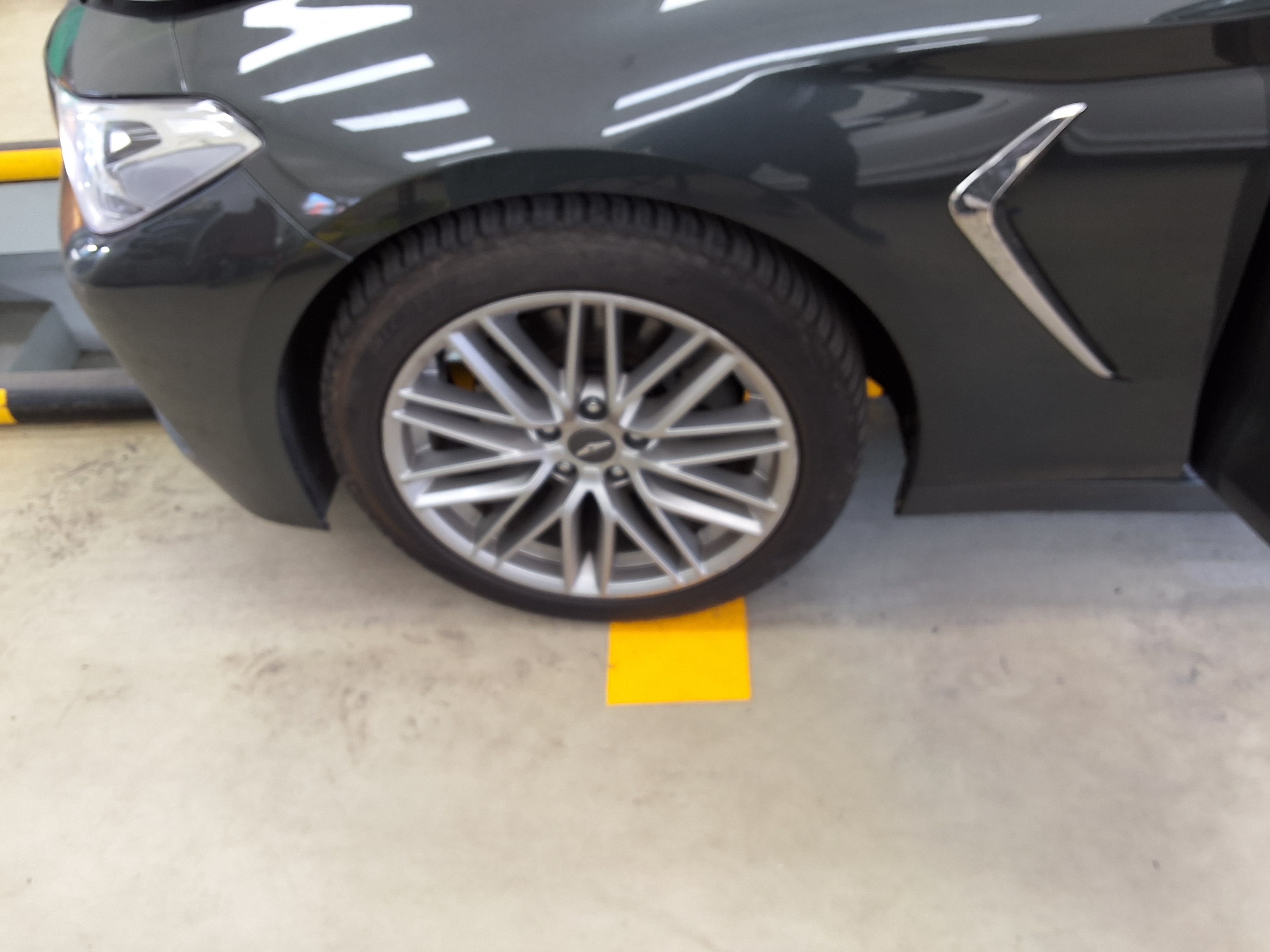 Genesis G70 2020 - Image 21