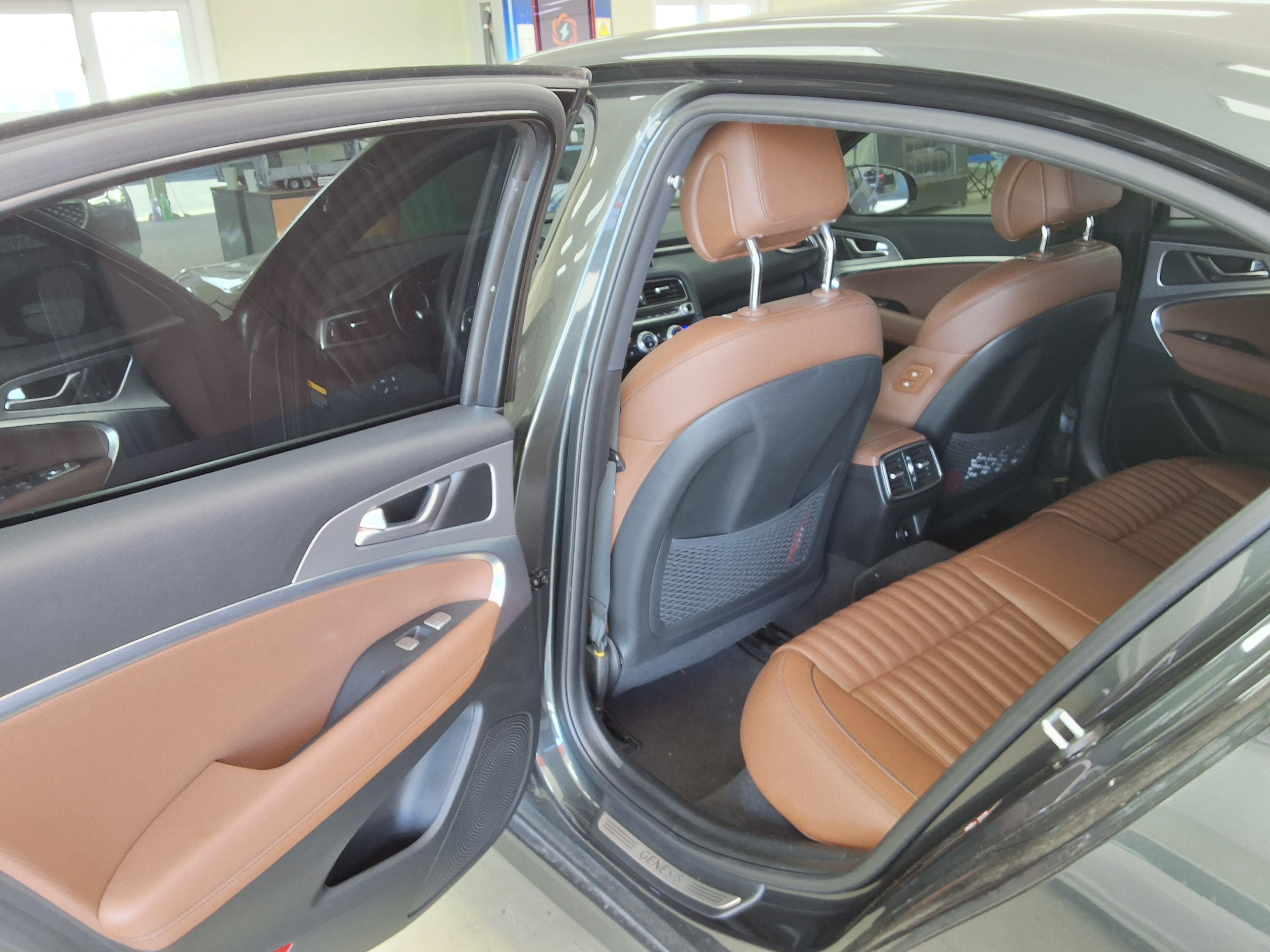 Genesis G70 2020 - Image 11