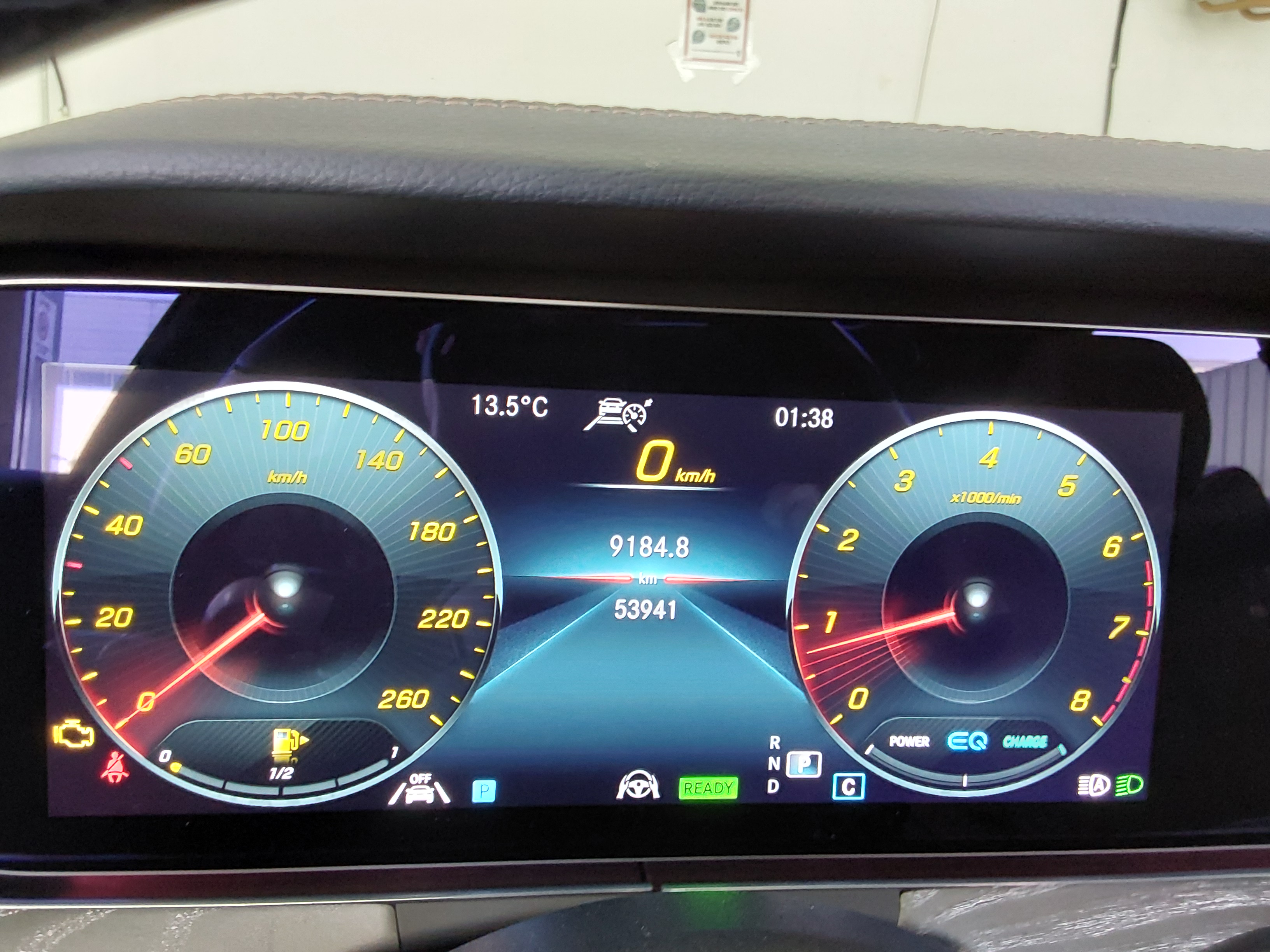 Mercedes-Benz E-Class 2022 - Image 8