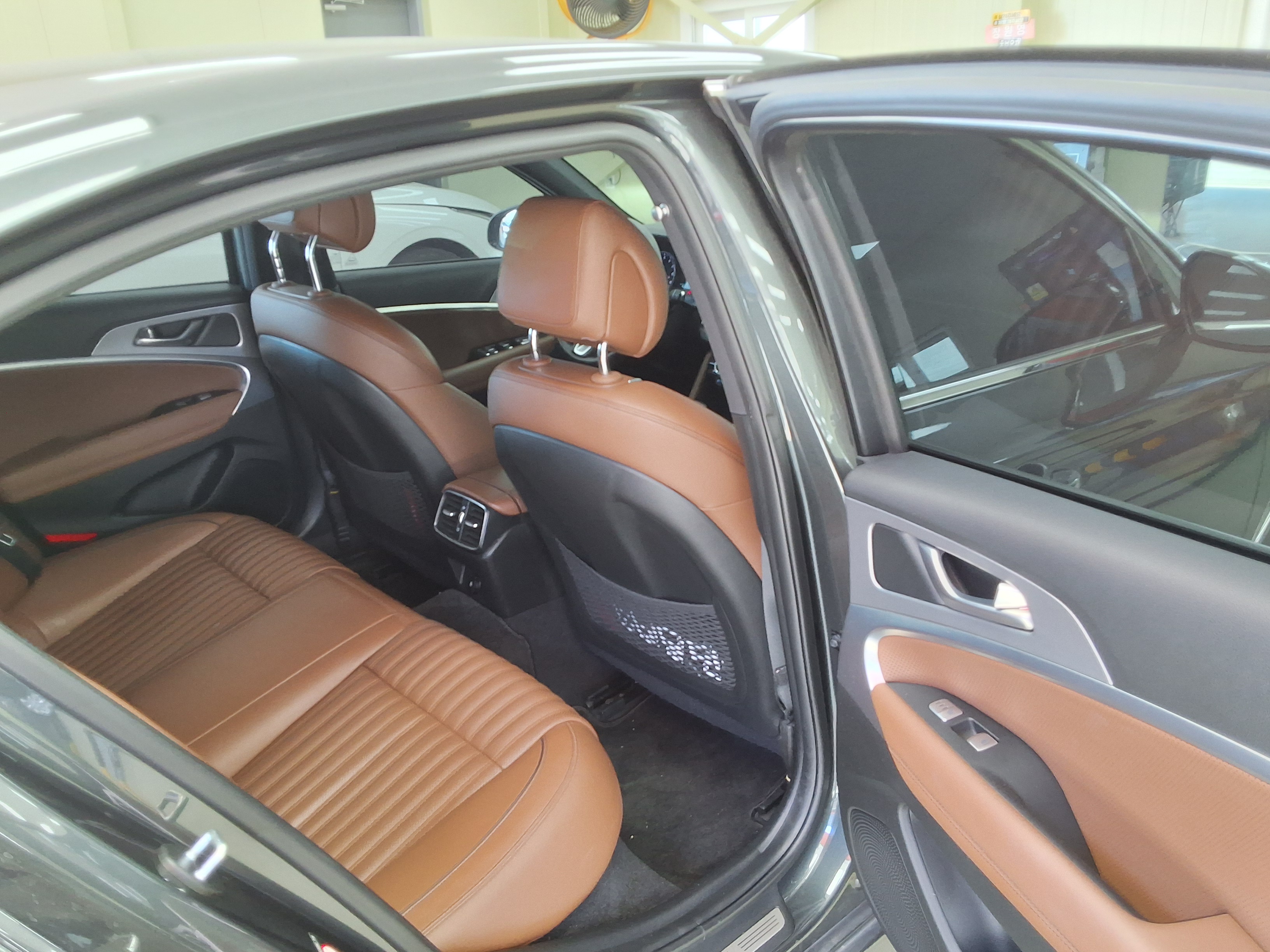 Genesis G70 2020 - Image 12