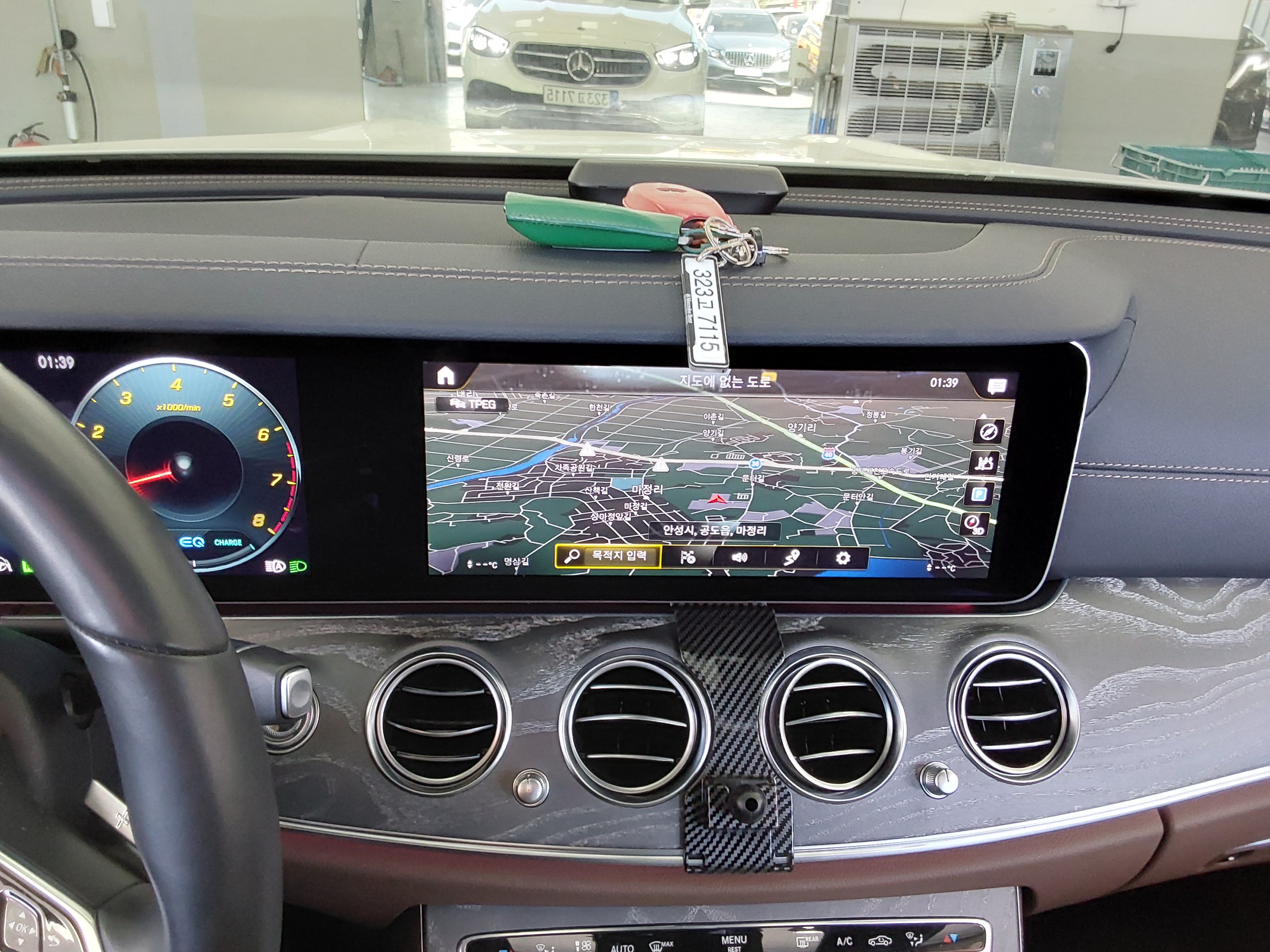 Mercedes-Benz E-Class 2022 - Image 17