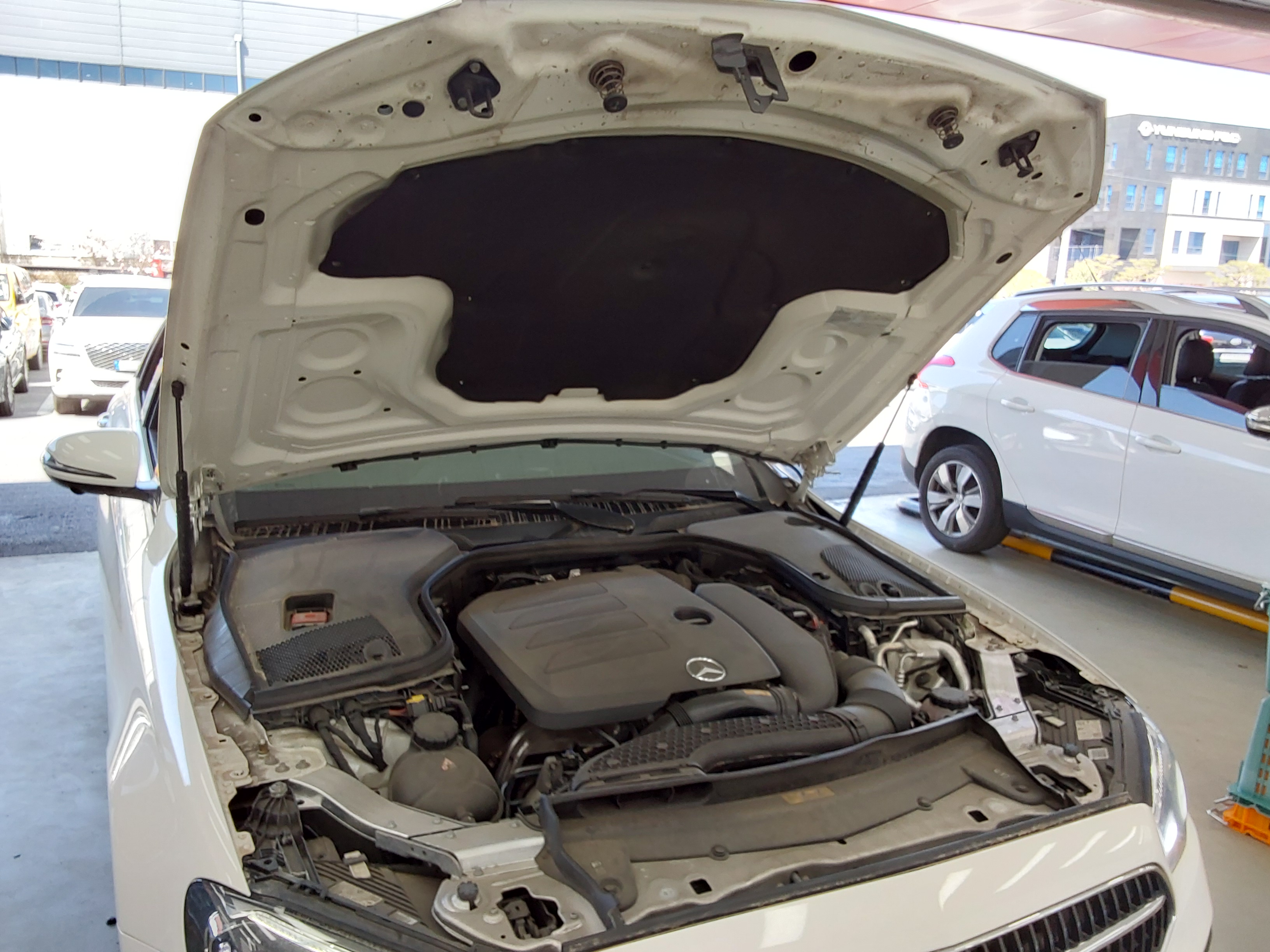Mercedes-Benz E-Class 2022 - Image 20