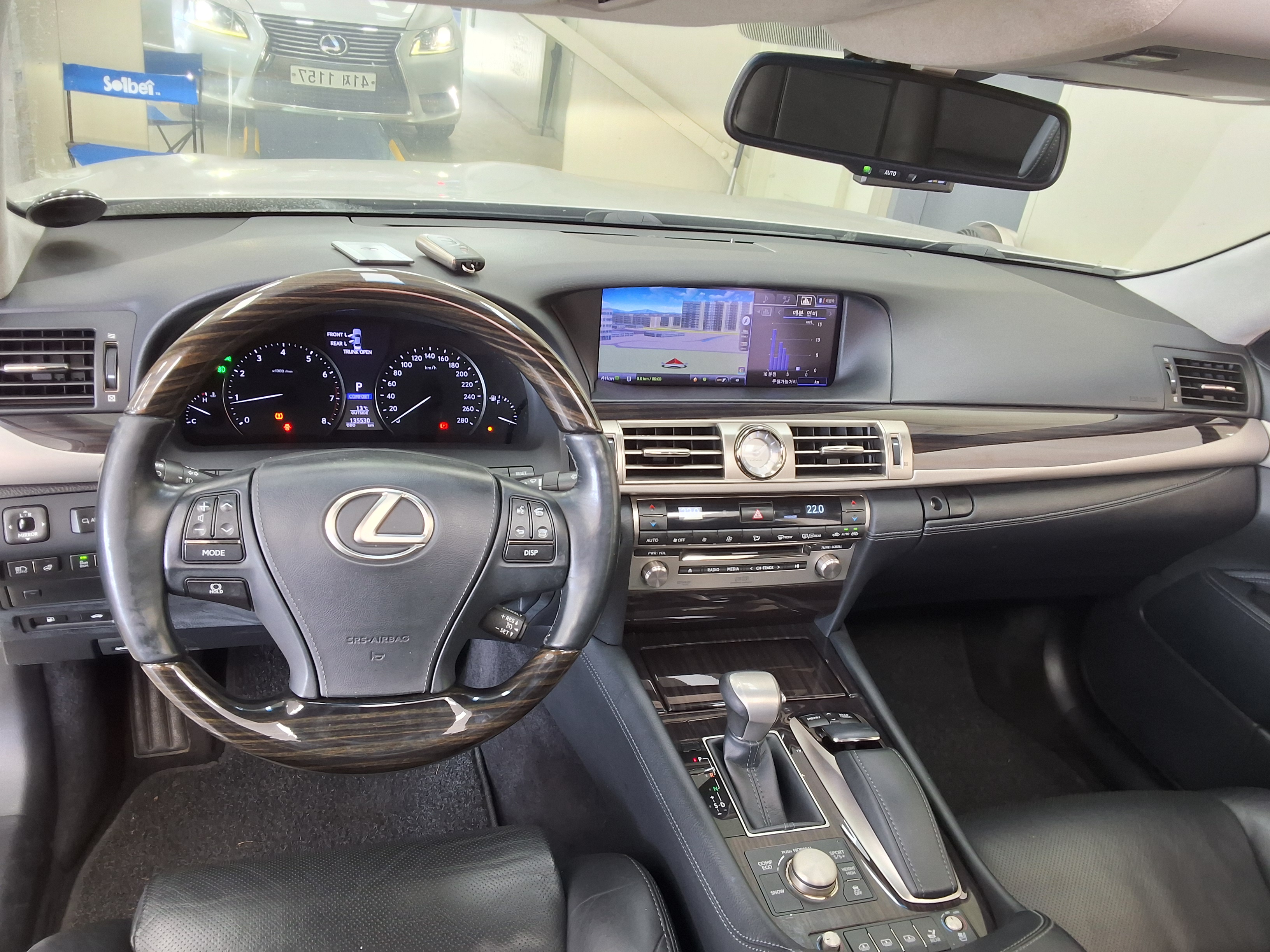 LEXUS LS - 19