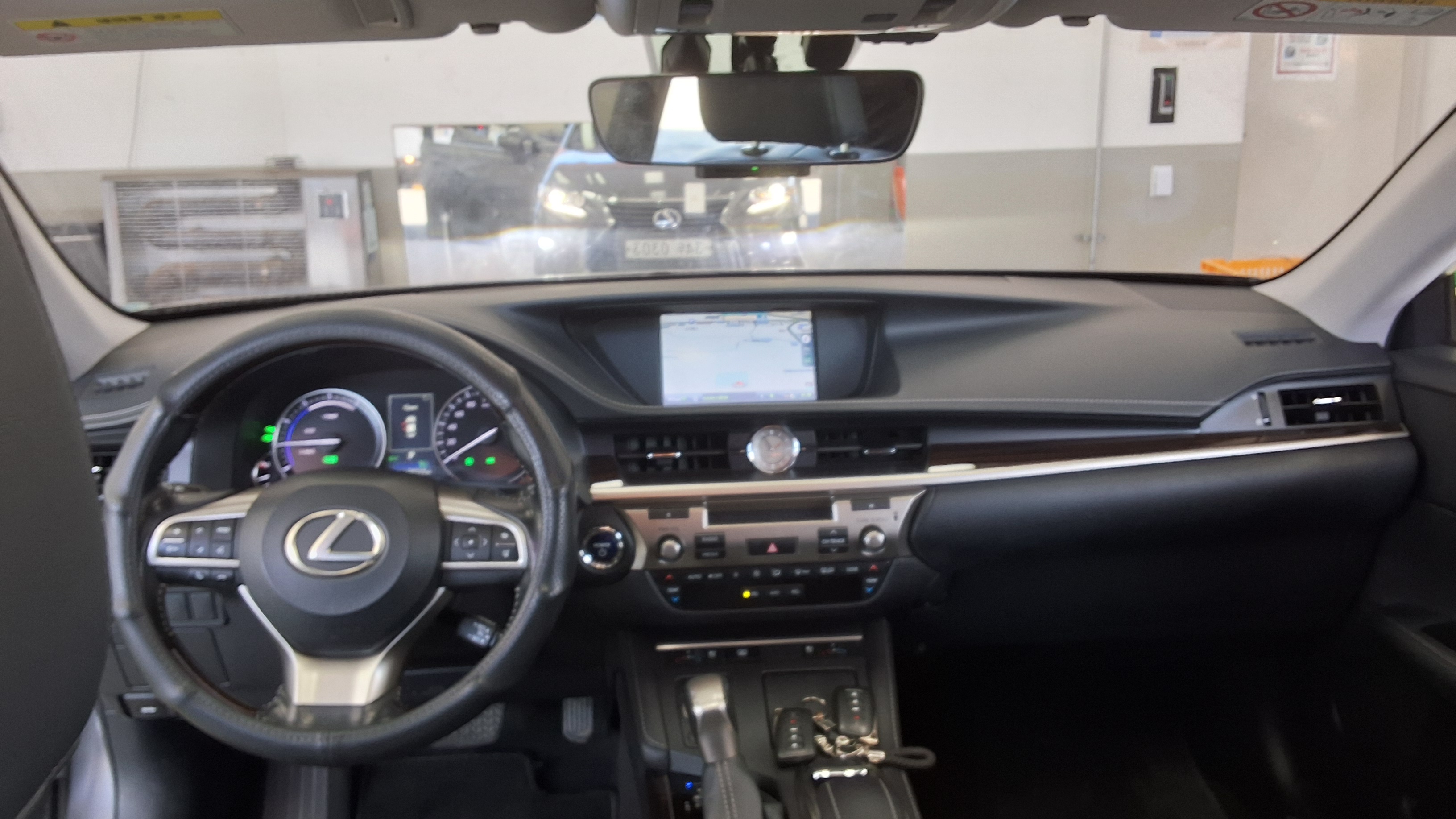 Lexus ES - 10