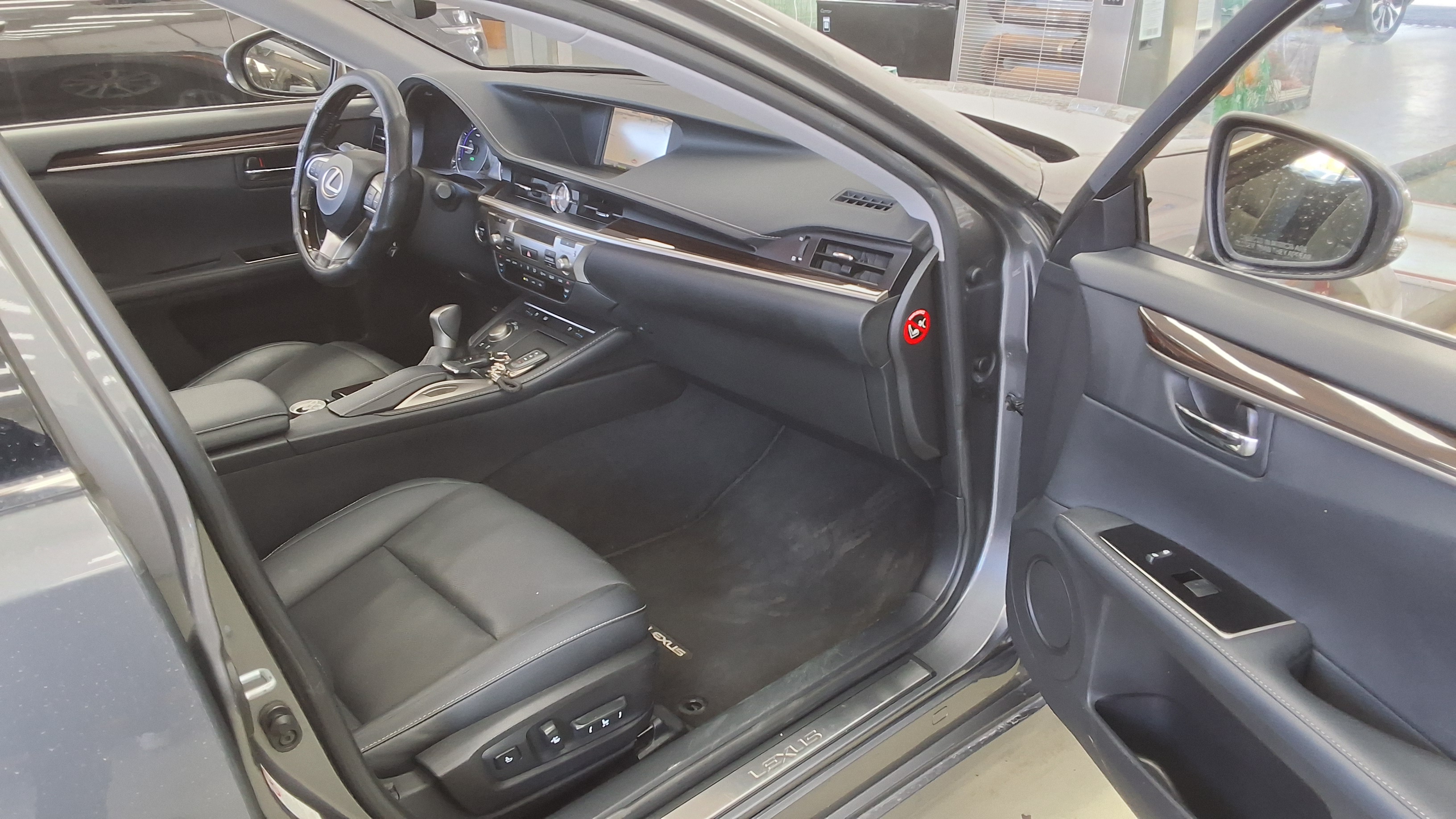 Lexus ES - 13