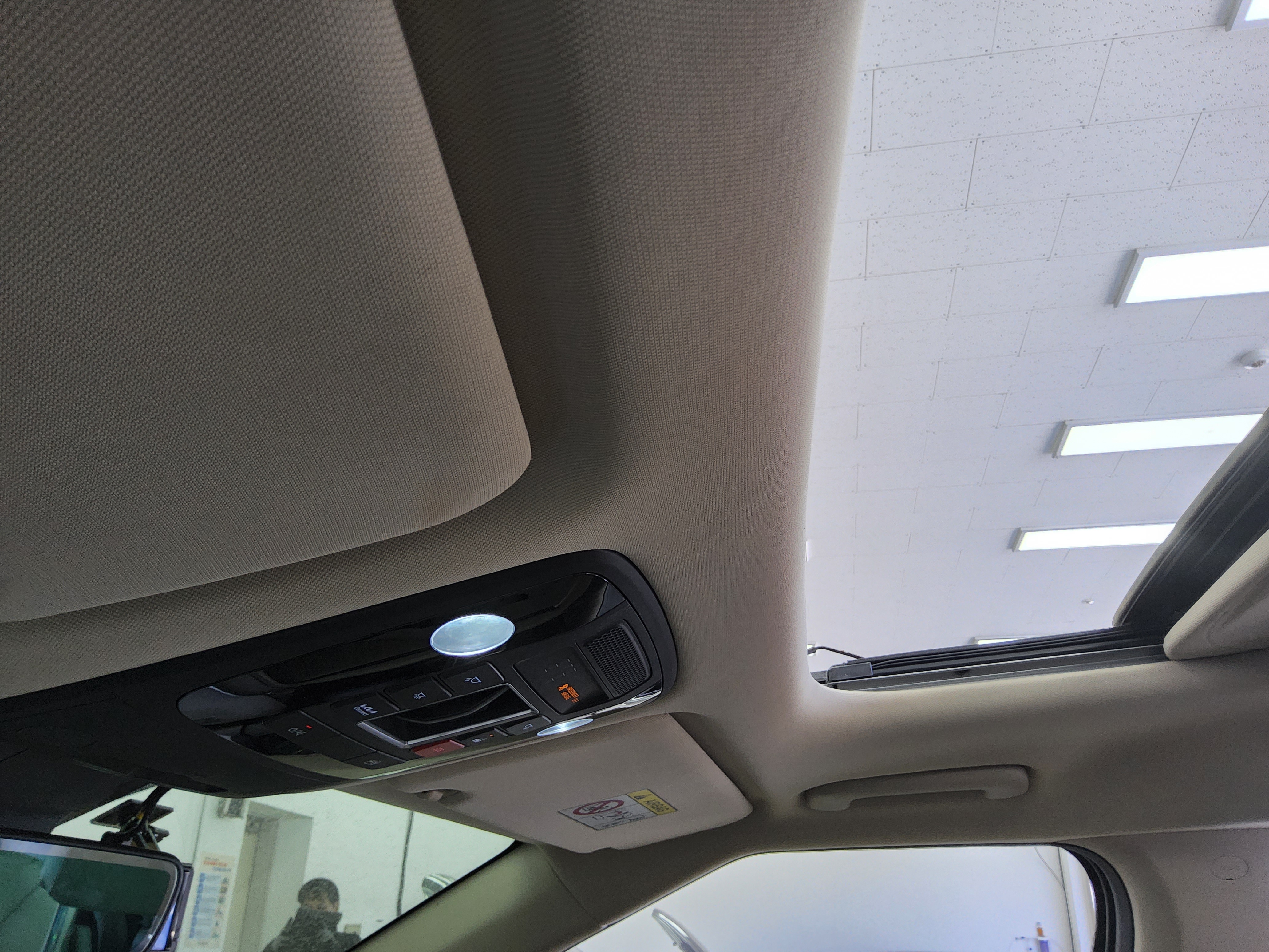 Kia SEDONA 2022 - Image 18