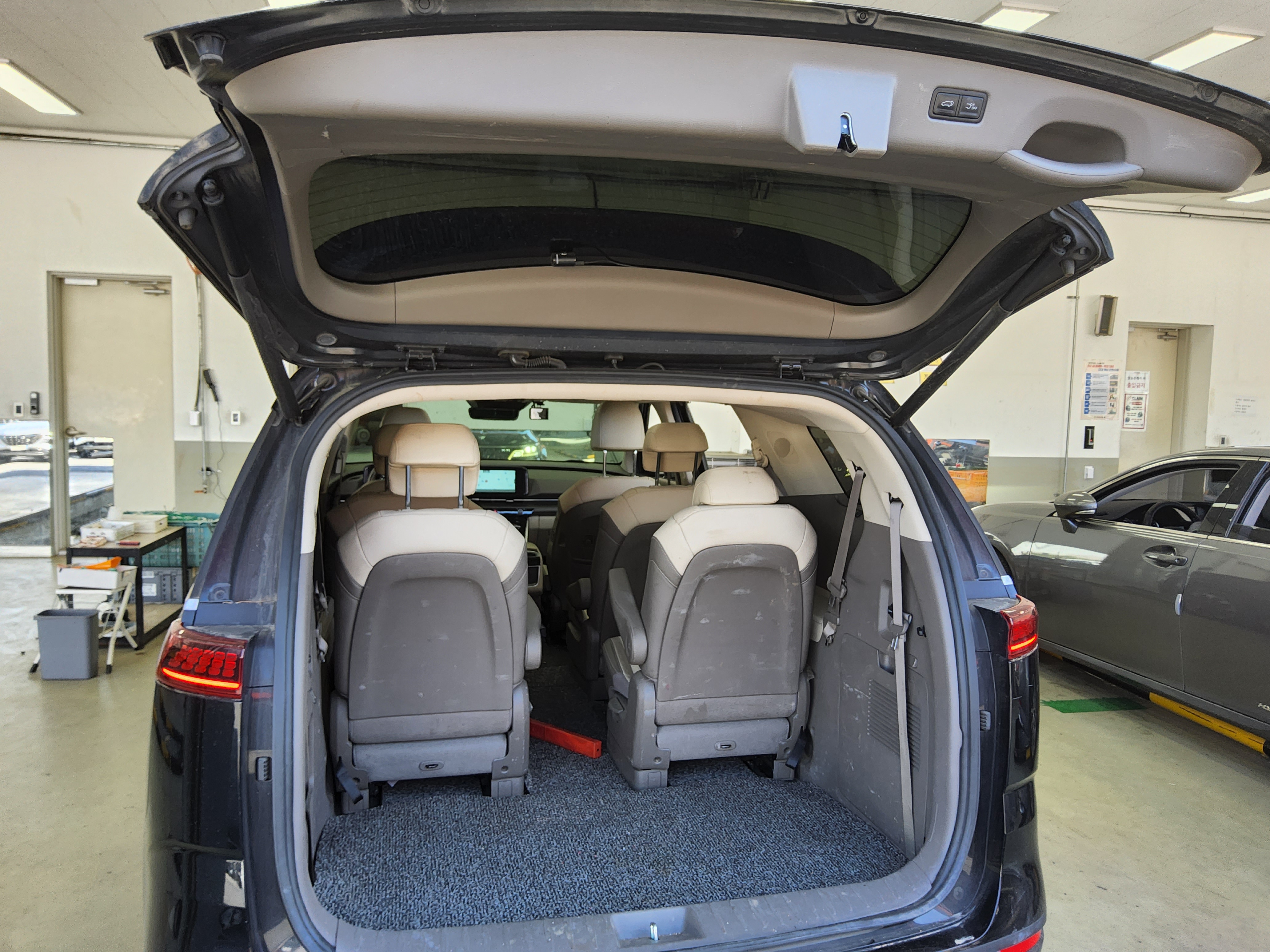 Kia SEDONA 2022 - Image 14