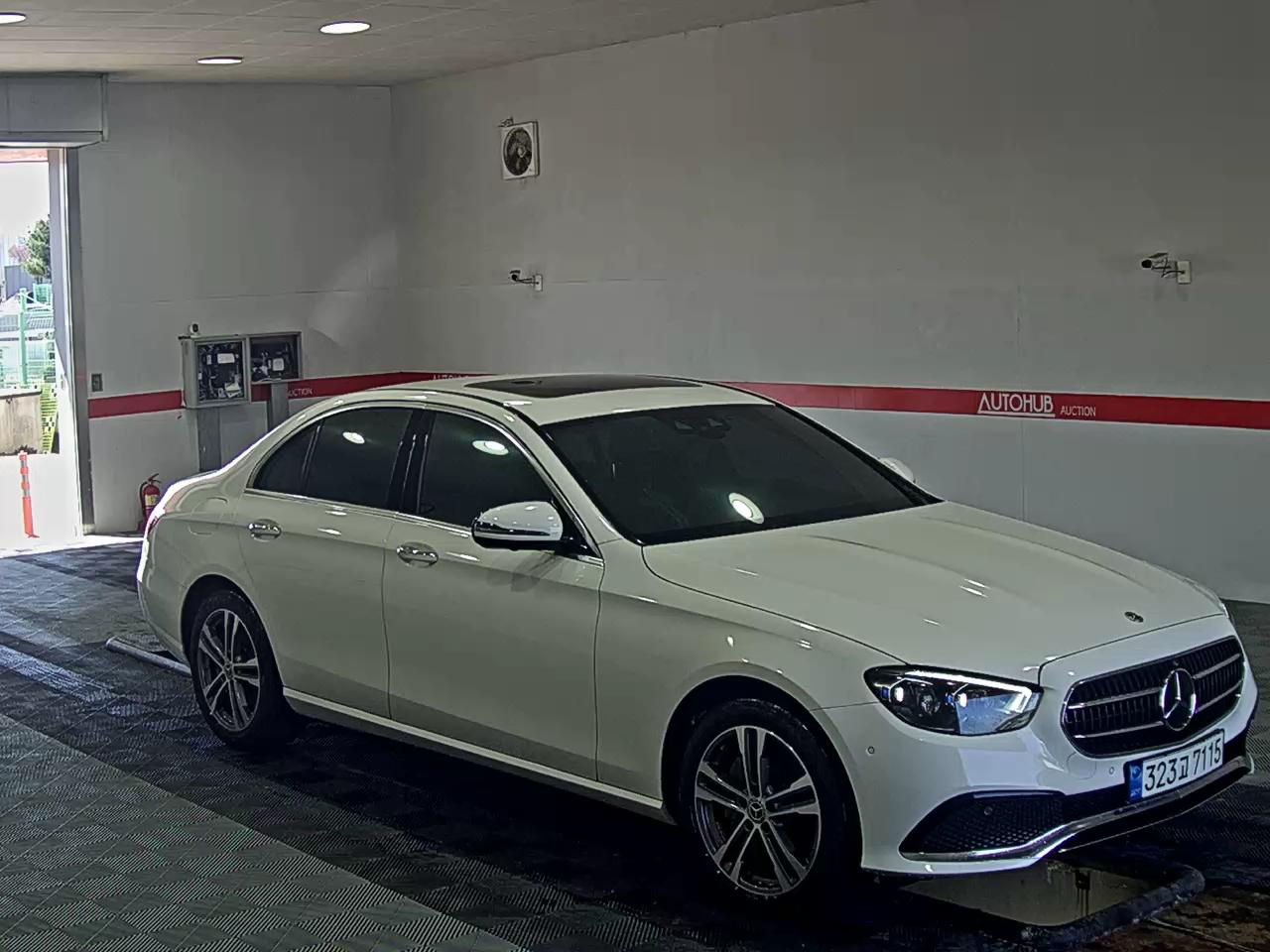Mercedes-Benz E-Class 2022 - Image 2