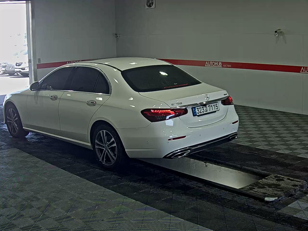 Mercedes-Benz E-Class 2022 - Image 5