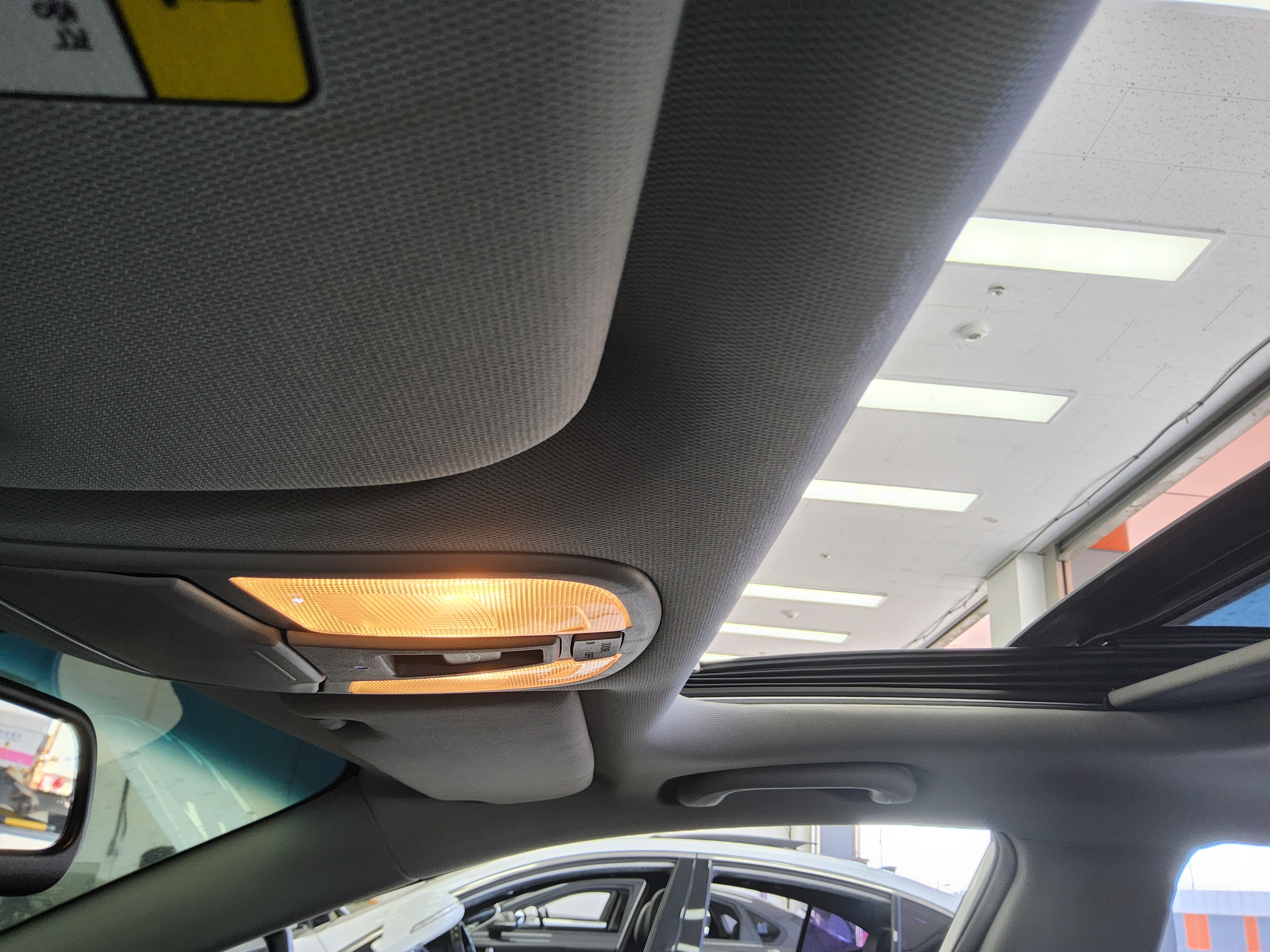 Kia K5 2011 - Image 17