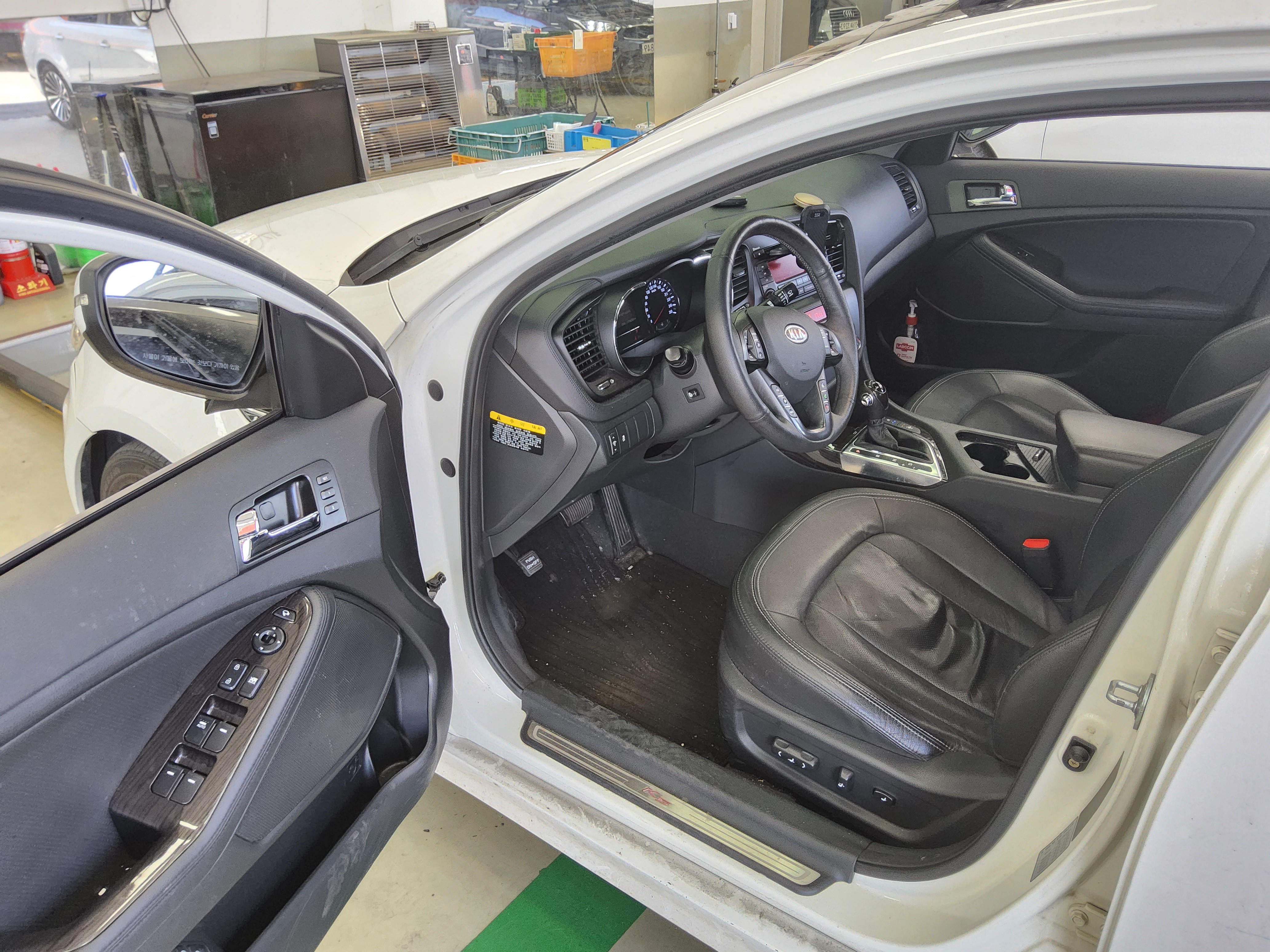 Kia K5 2011 - Image 9