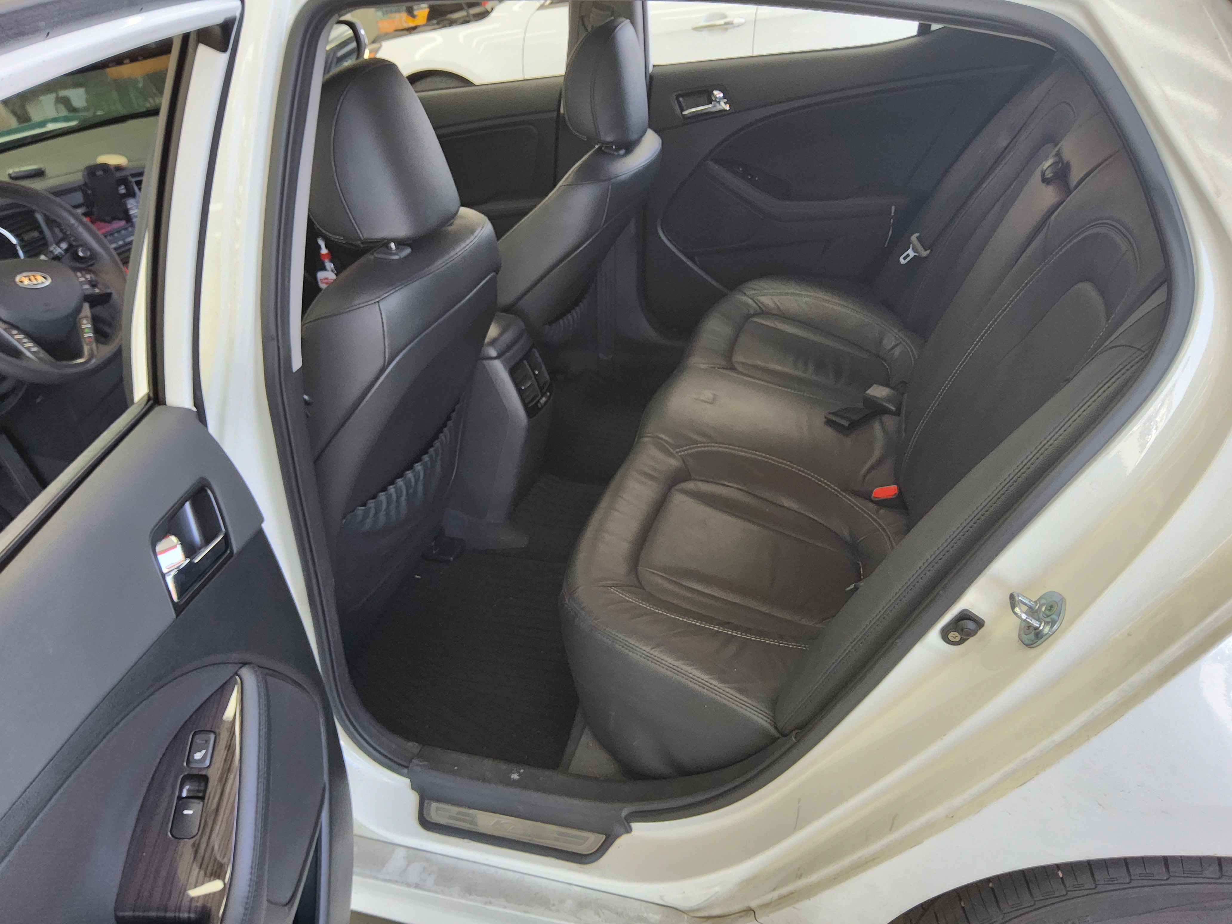 Kia K5 2011 - Image 11