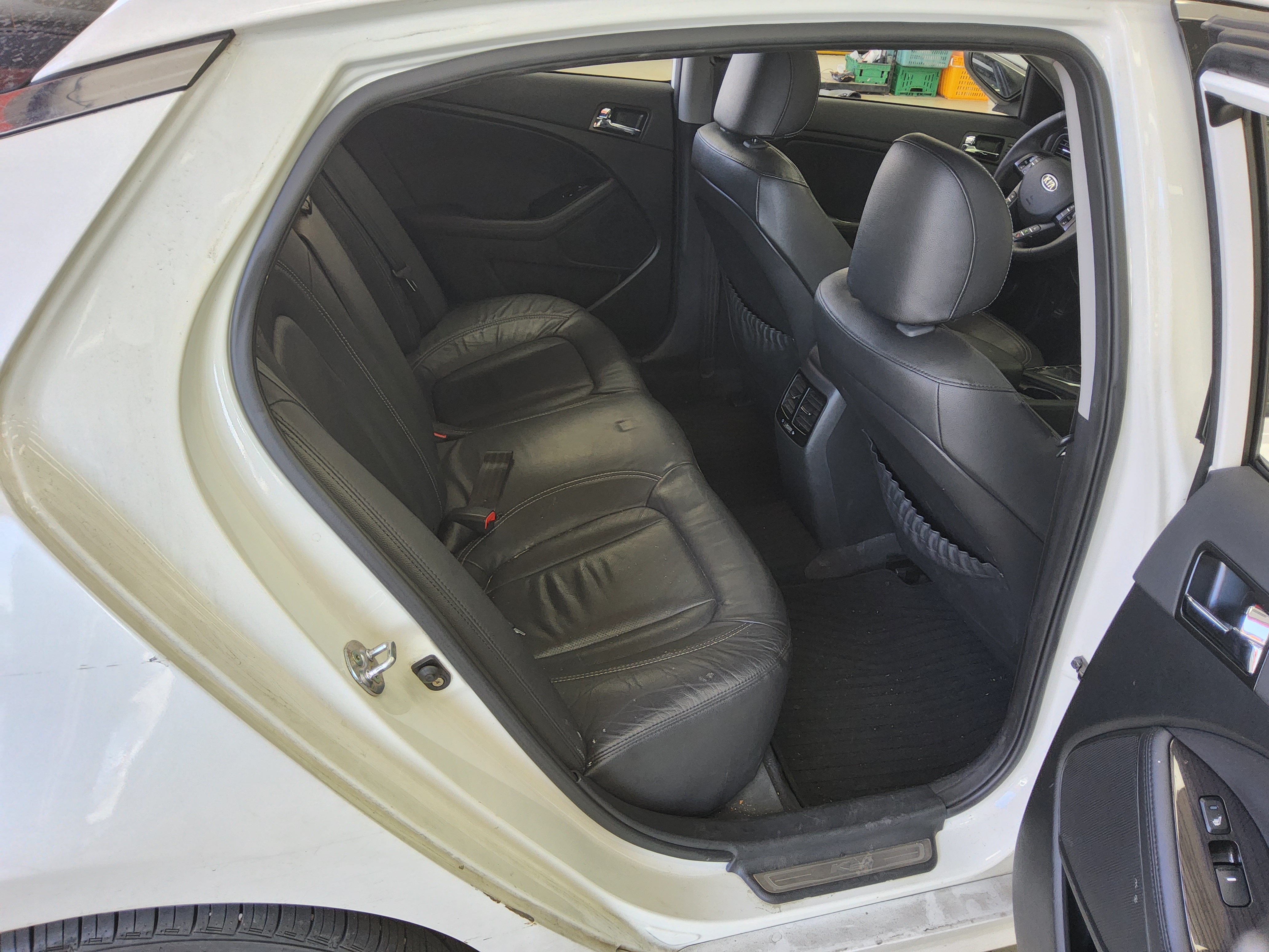 Kia K5 2011 - Image 12