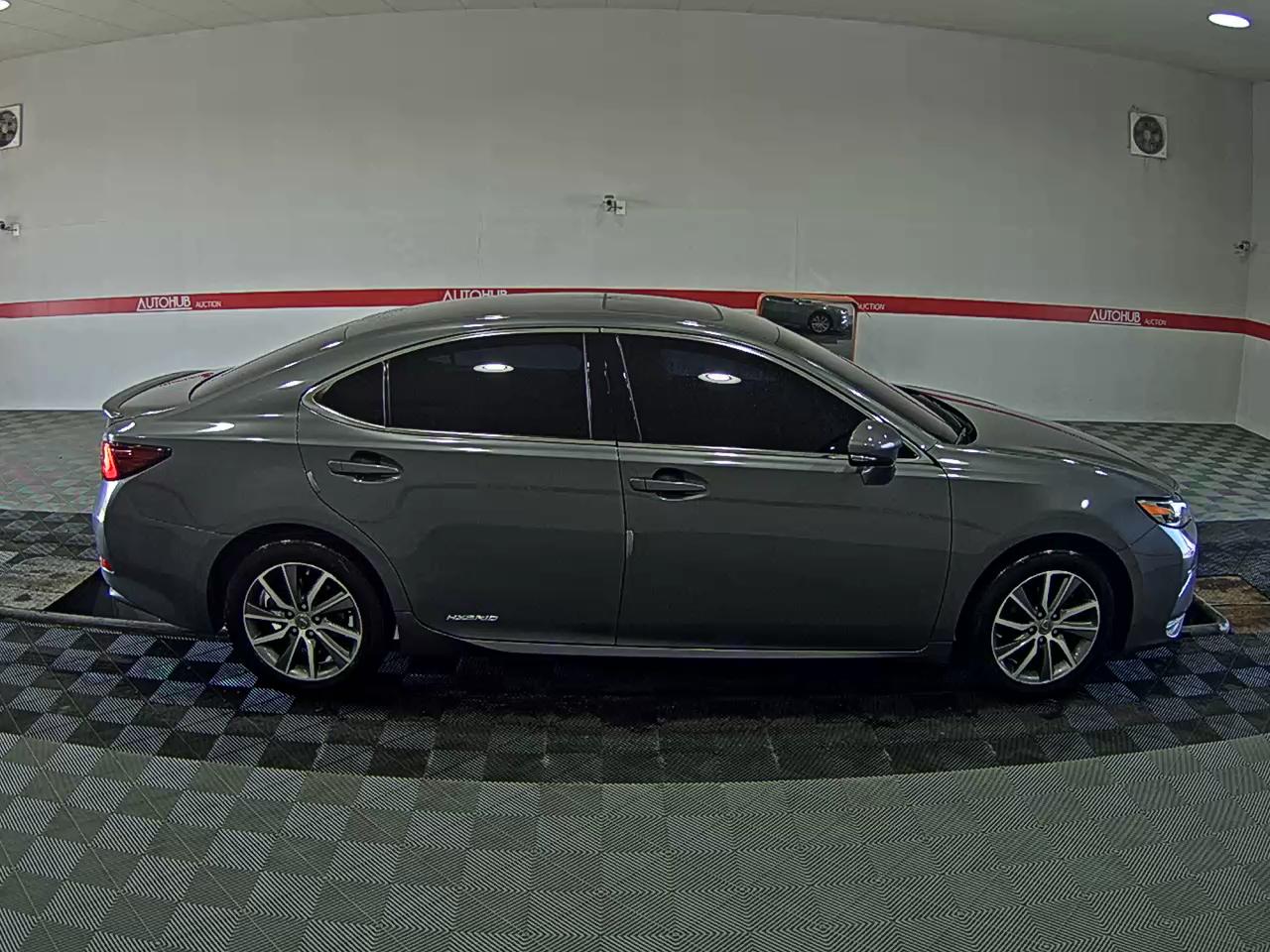 Lexus ES - 3