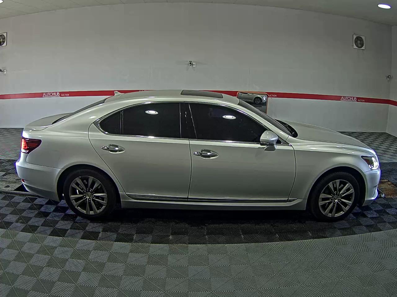 LEXUS LS - 3