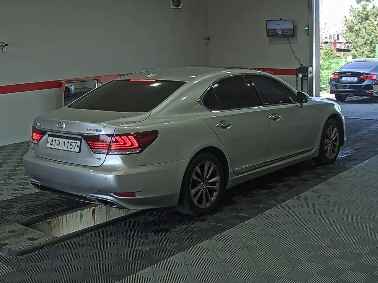 LEXUS LS - 4