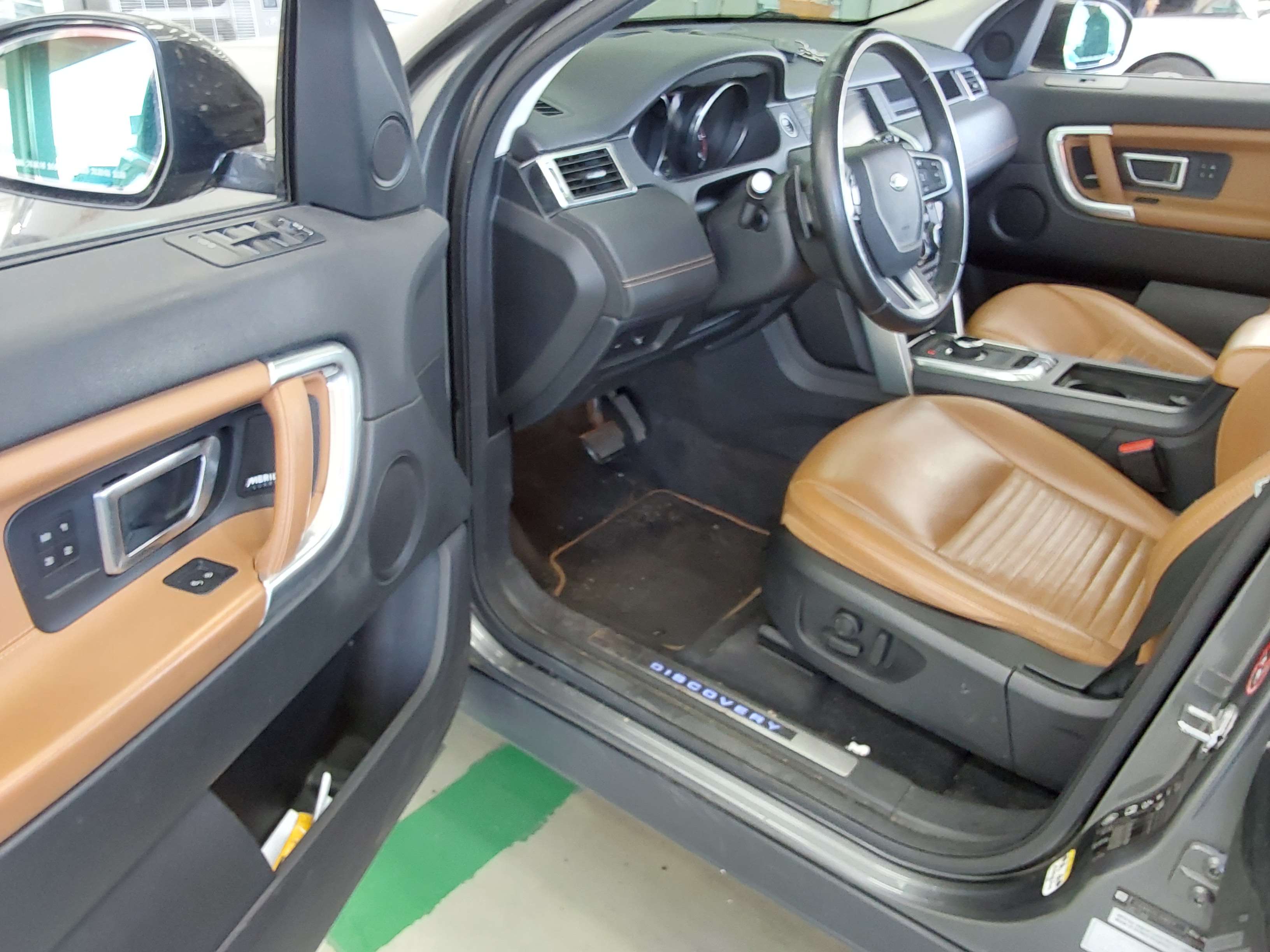Land Rover Discovery 2019 - Image 9