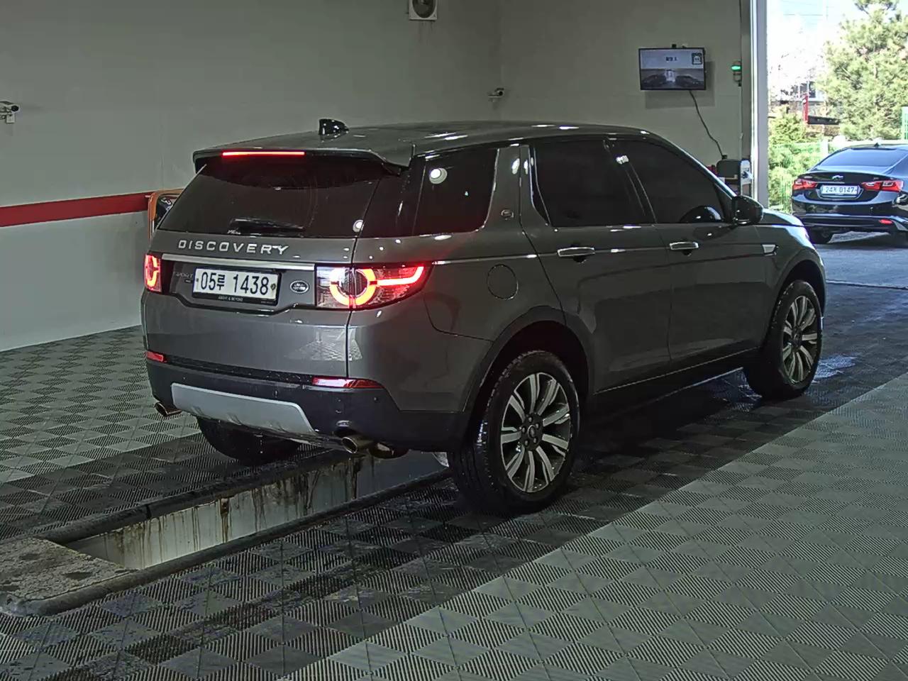 Land Rover Discovery 2019 - Image 4