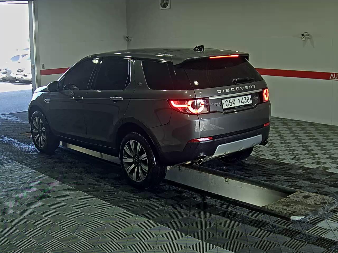 Land Rover Discovery 2019 - Image 5