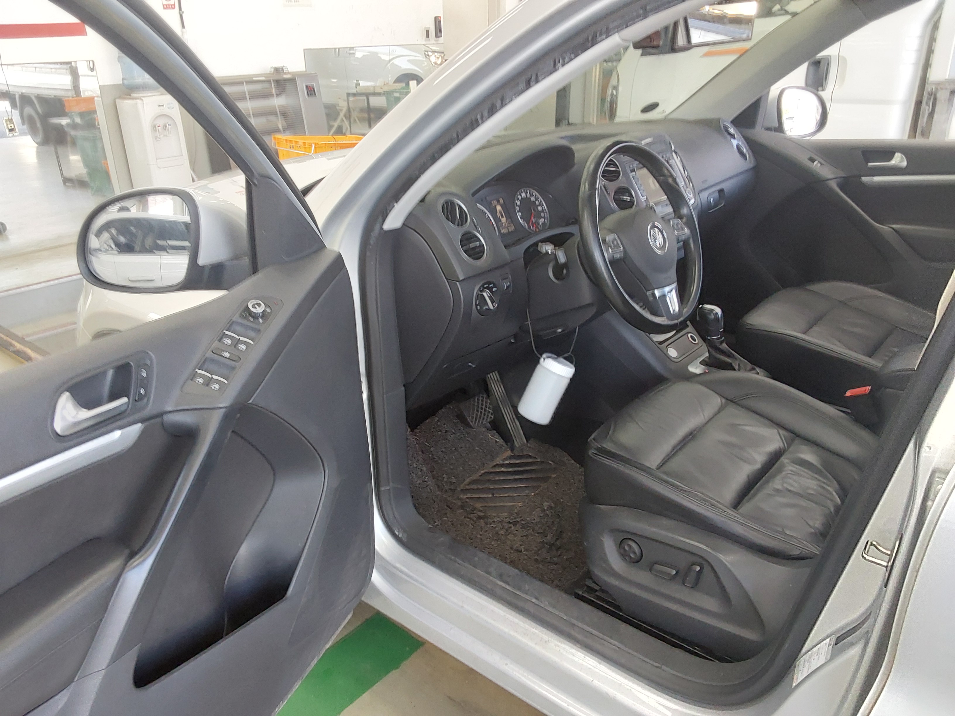 Volkswagen Tiguan - 9