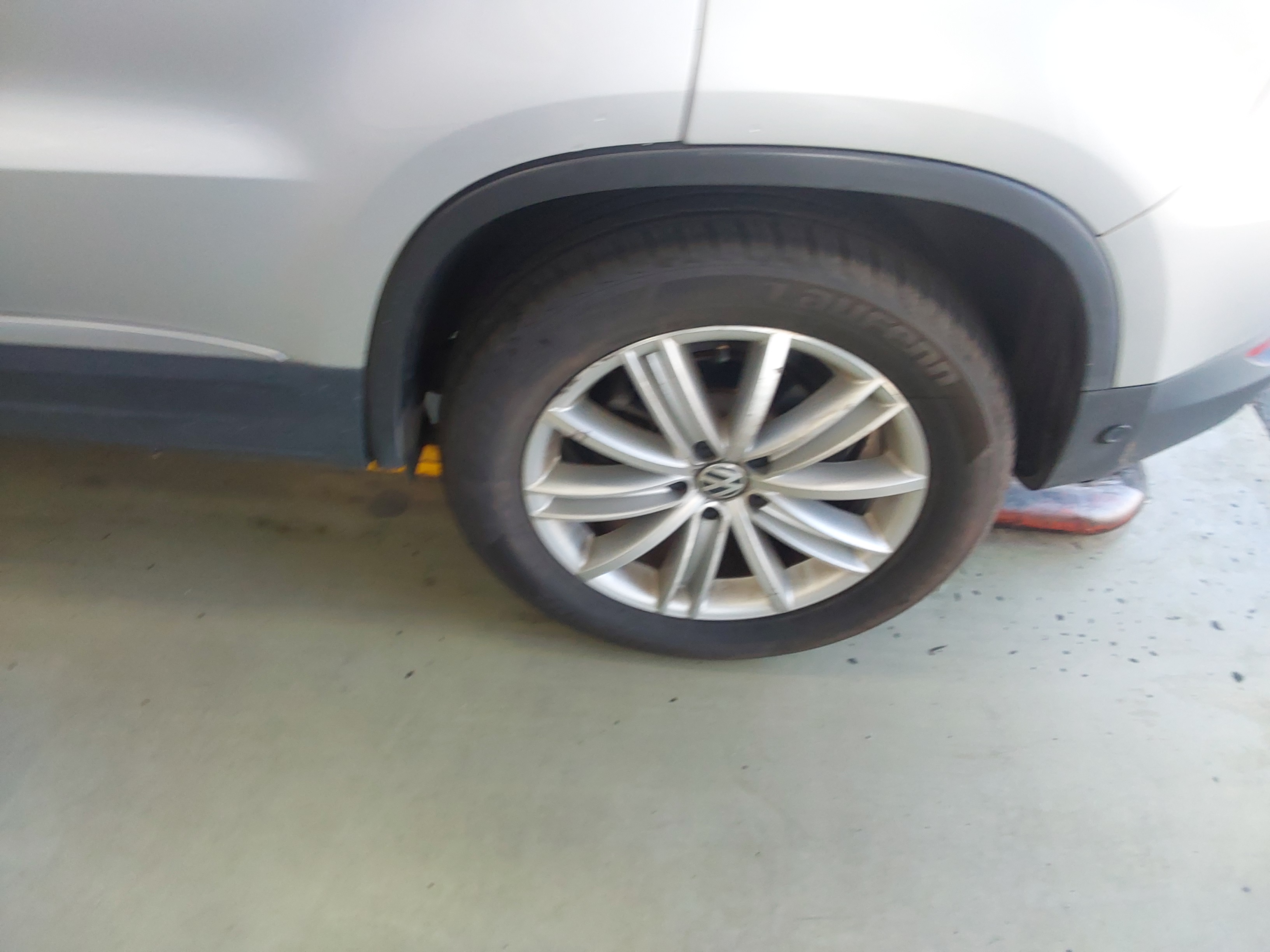 Volkswagen Tiguan - 21