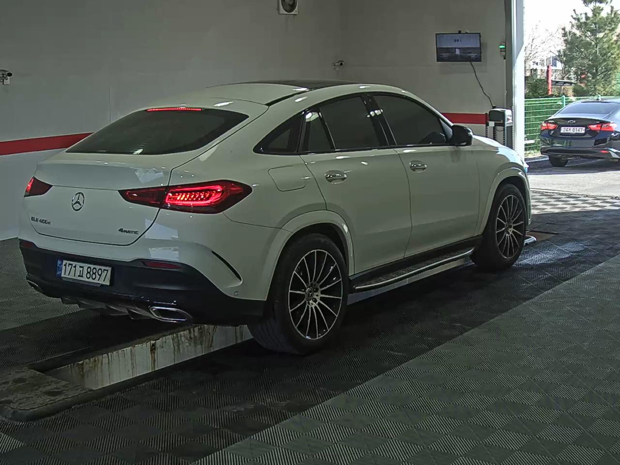 Mercedes-Benz GLE-Class 2022 - Image 4